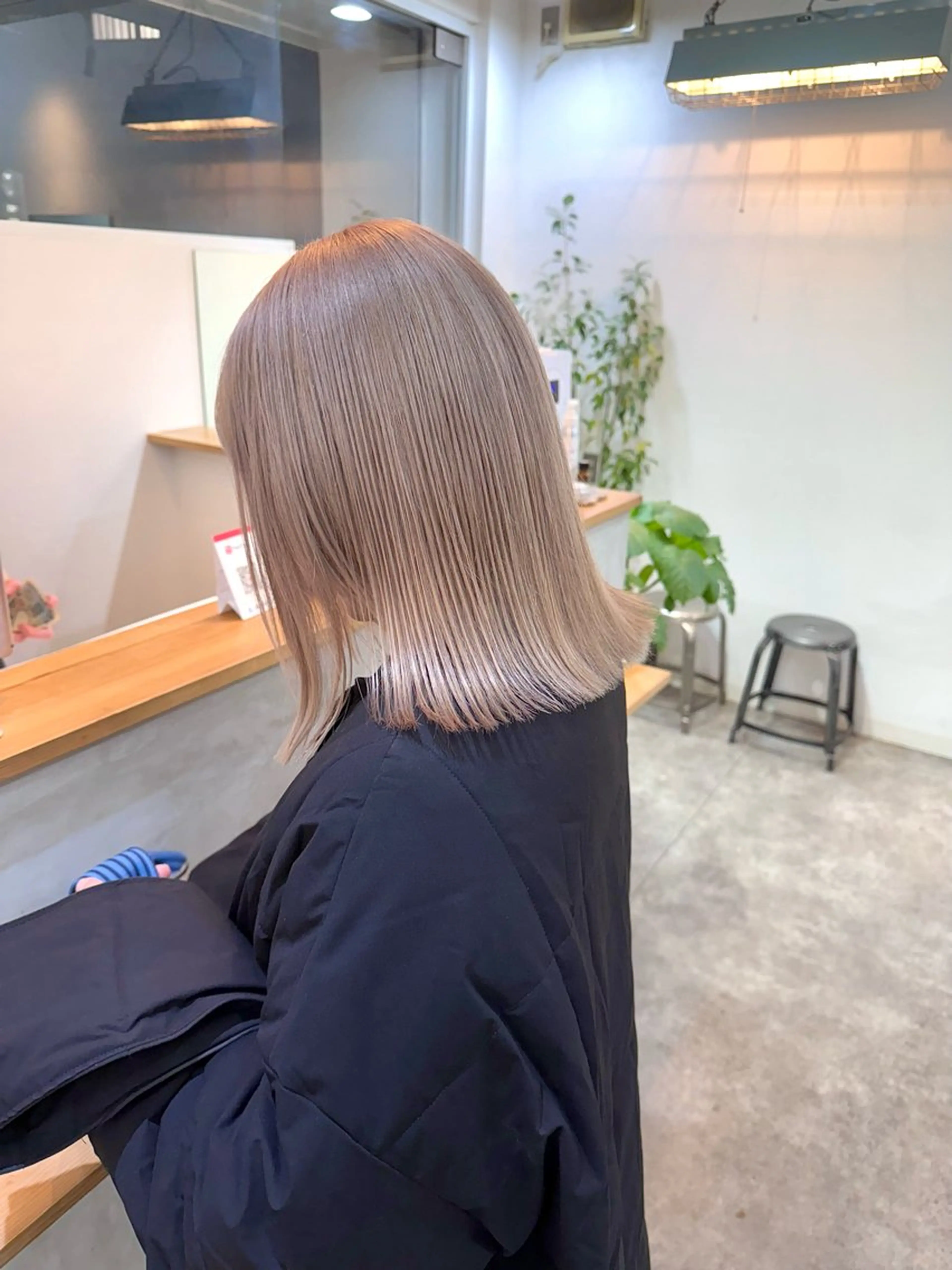 ミディアム カラー ベージュカラー ミルクティーベージュ カット ヘアカラー トリートメント パーマ/透明感カラー /ボブ/吉田一生のヘアスタイル