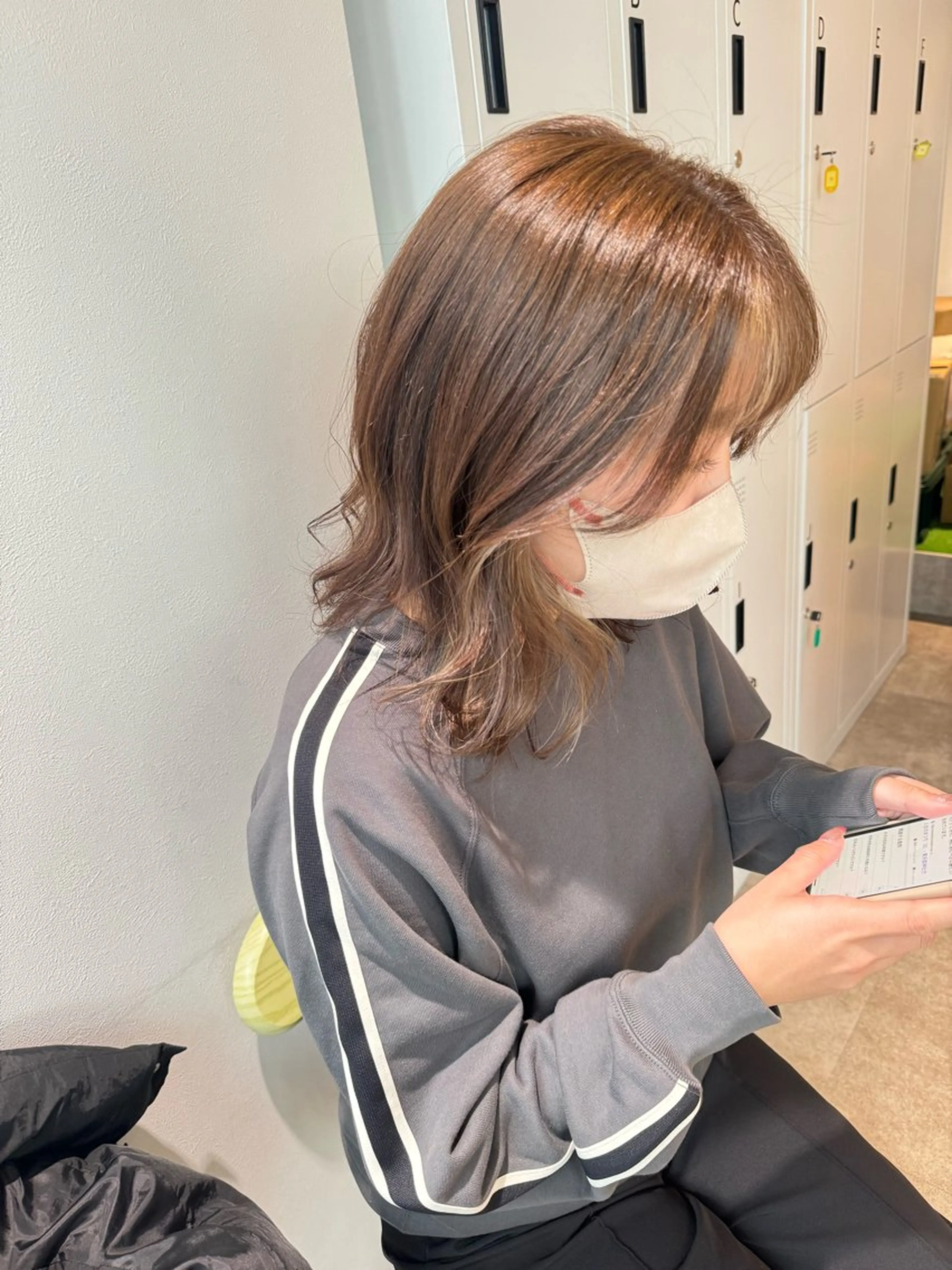 ミディアム カラー ベージュカラー デザインカラー オリーブベージュ ペールベージュ カット ヘアカラー オスズ 🎀´-のヘアスタイル