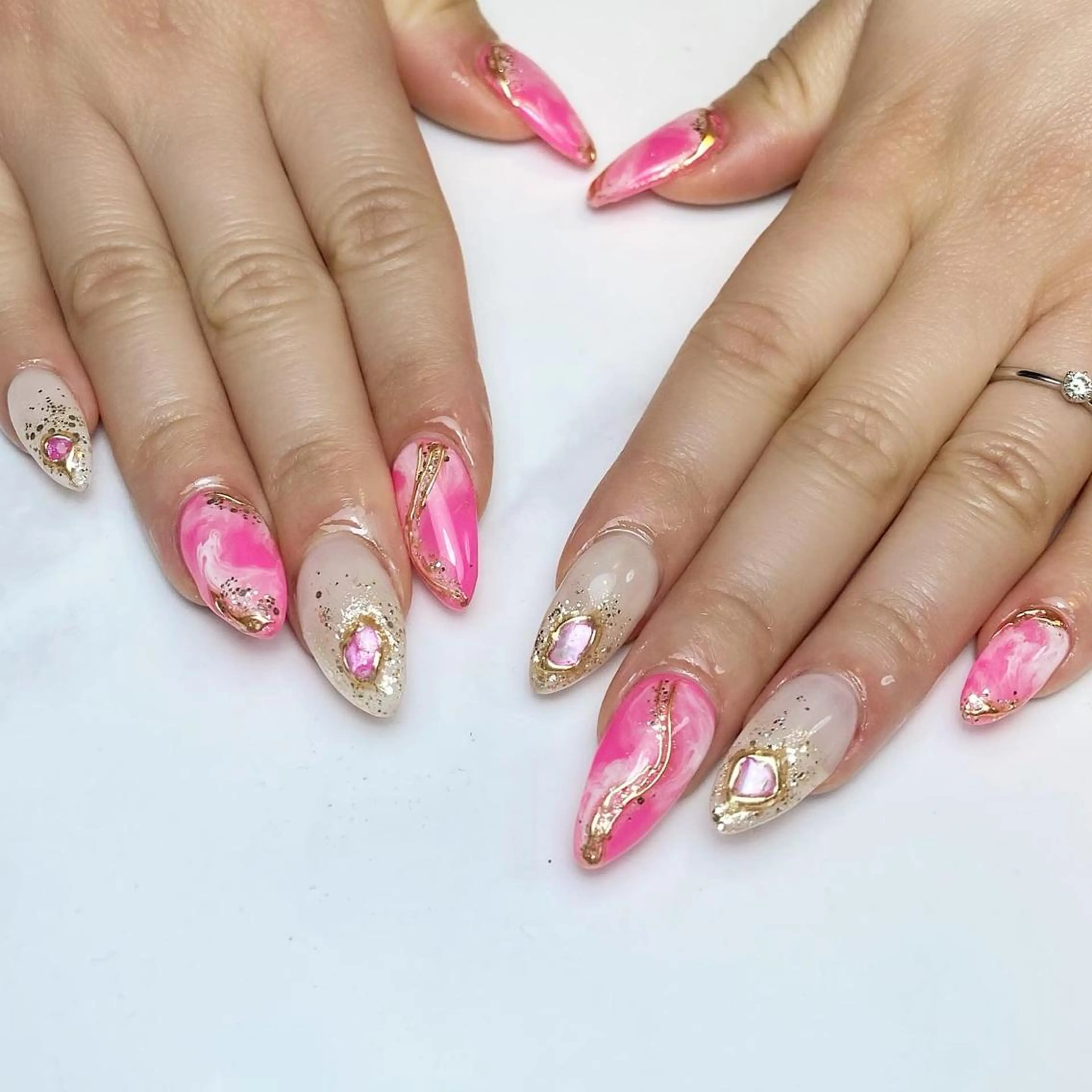 ネイル 大理石ネイル(マーブル) ニュアンスネイル ピンク ハンドネイル Nail ameria megu所属・ameria meguのネイルデザイン