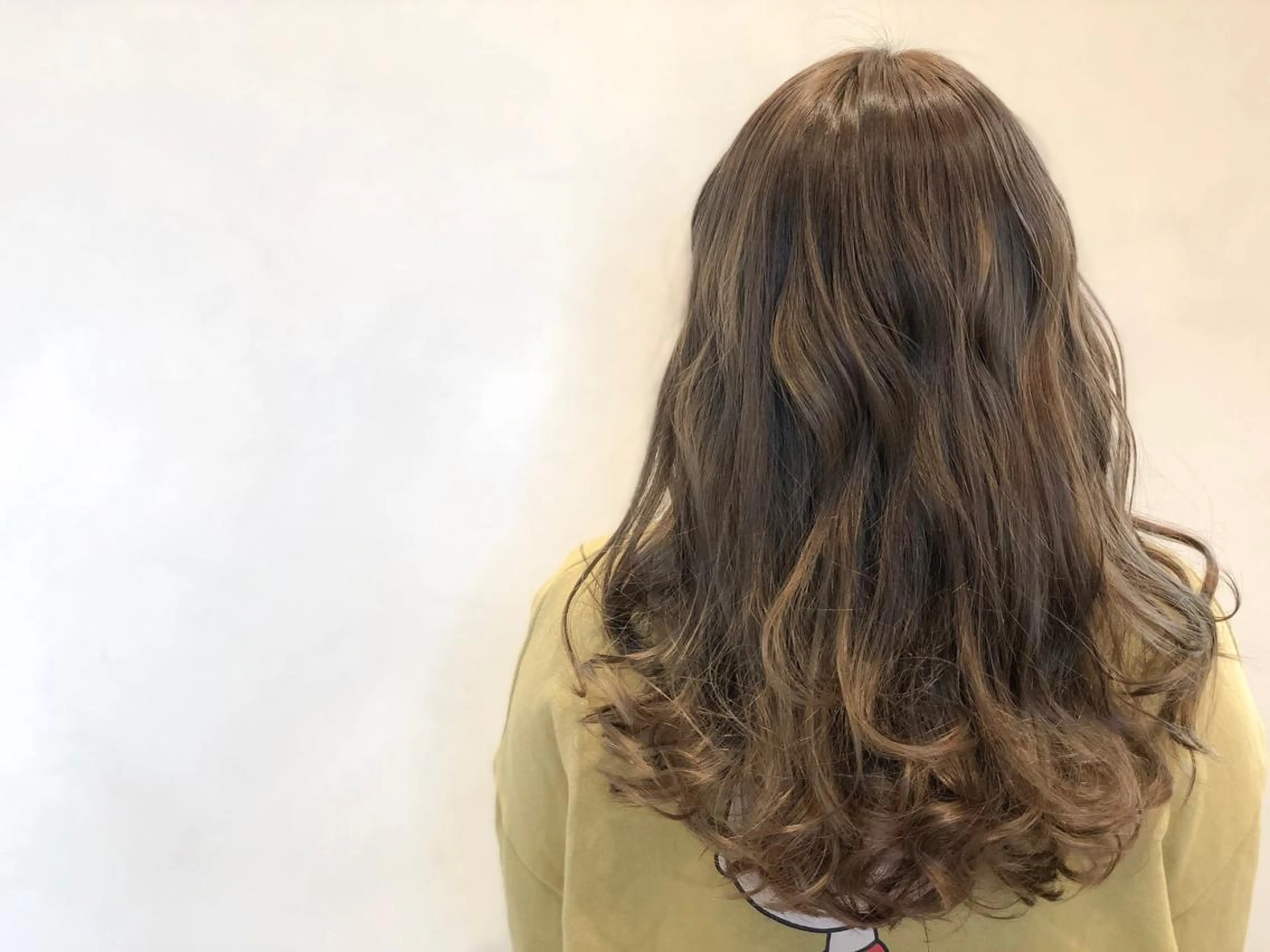 セミロング カラー ヘアアレンジ グレージュ カット ヘアカラー いしだ みさきのヘアスタイル