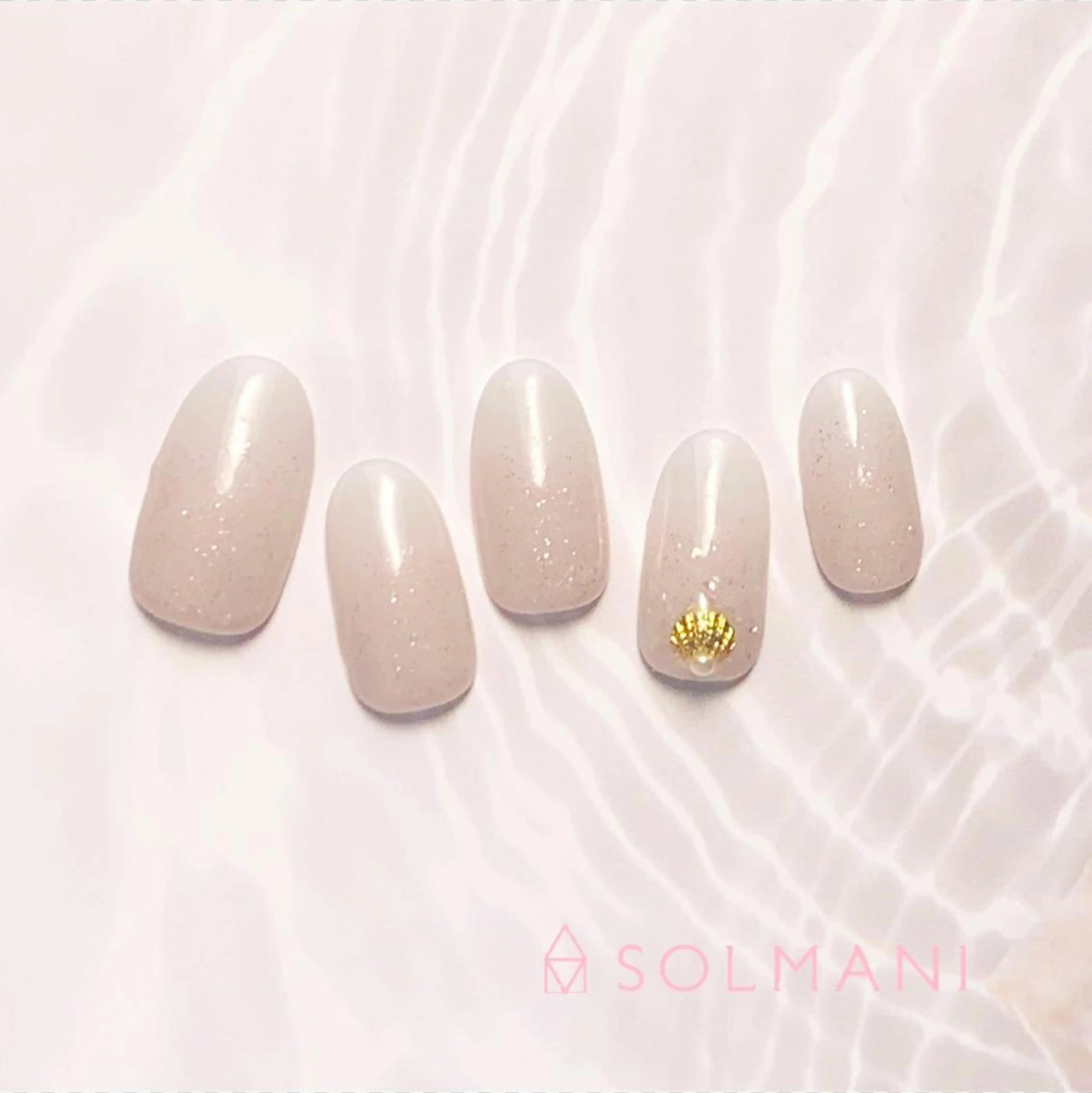 ネイル SOLMANI 予約担当のネイルデザイン