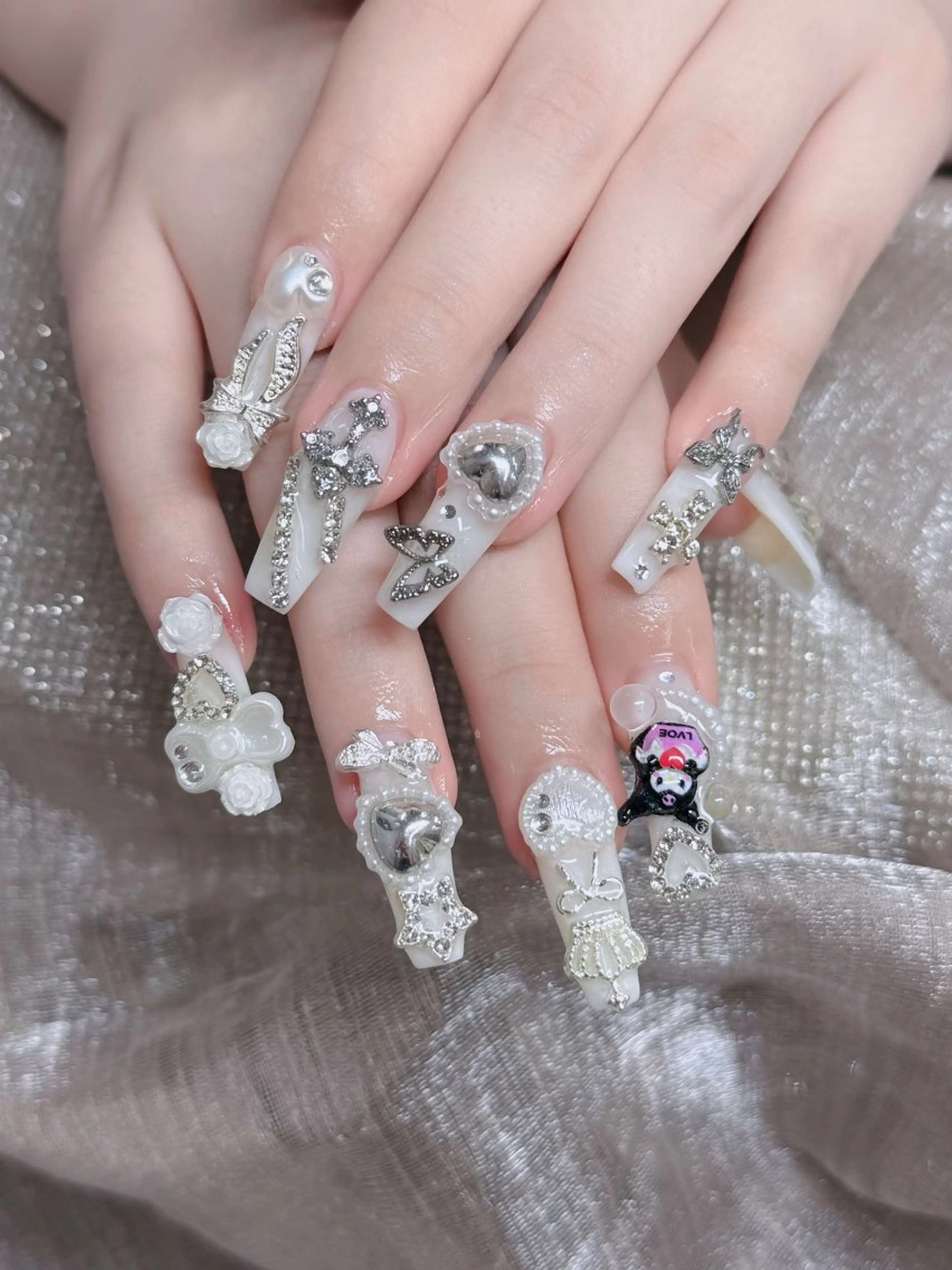 ネイル フレンチネイル ジェルネイル ガラスフレンチ ハロウィン ハート H.baby Nail Salonのネイルデザイン