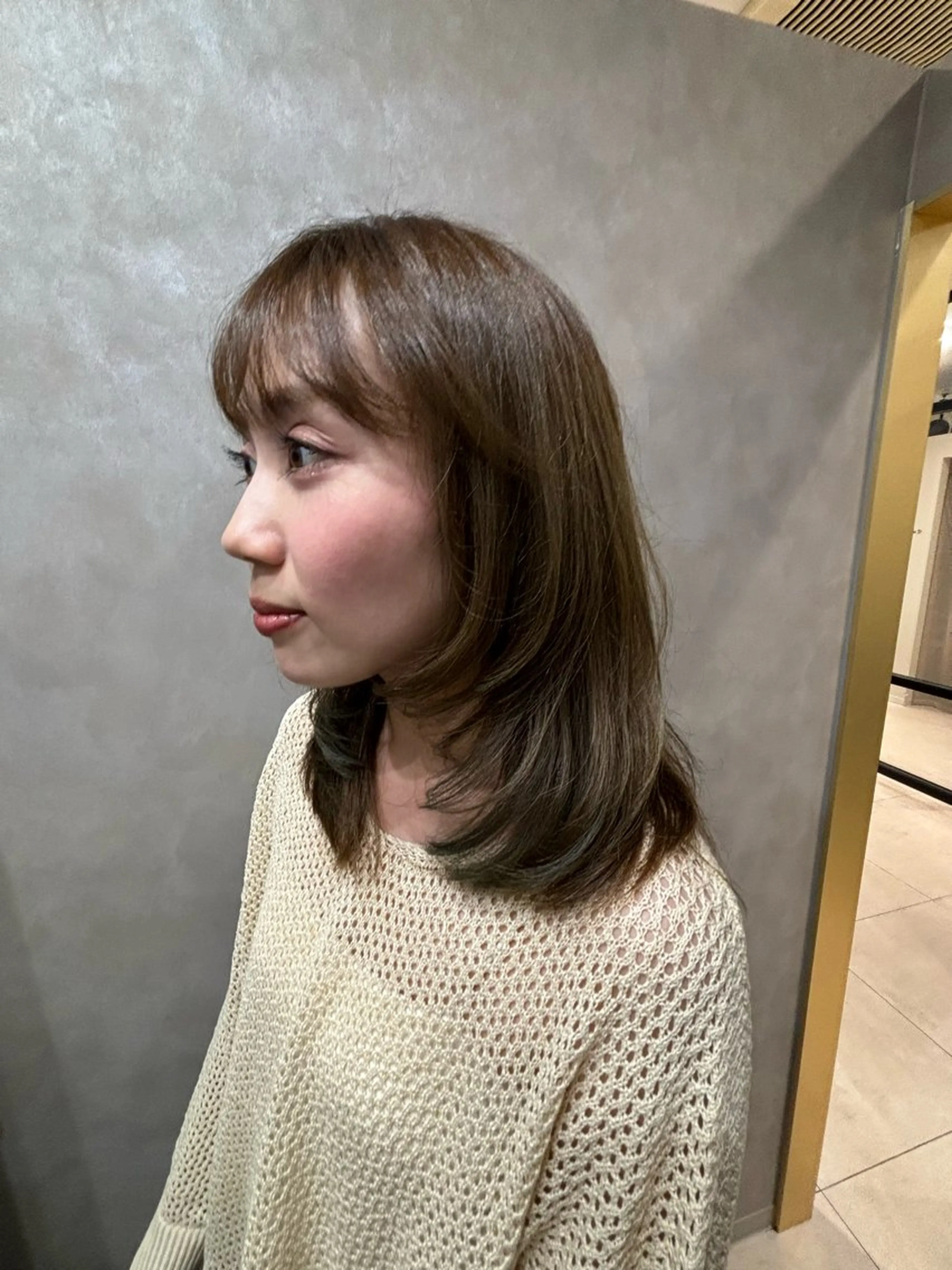 セミロング カット ヘアカラー トリートメント 大人かわいい×艶髪 🤍塩川のヘアスタイル