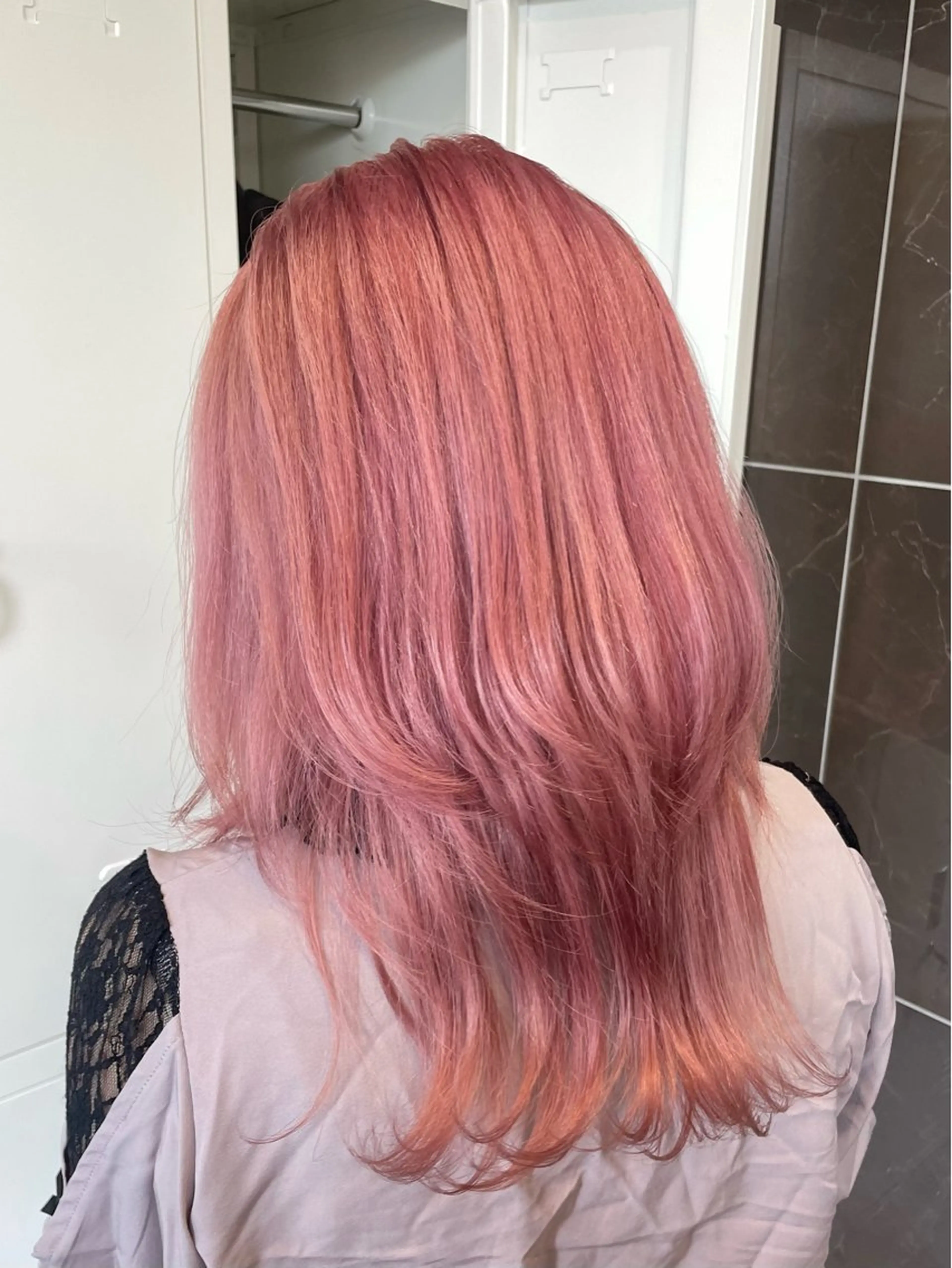 セミロング カラー 緑川 佳薫のヘアスタイル