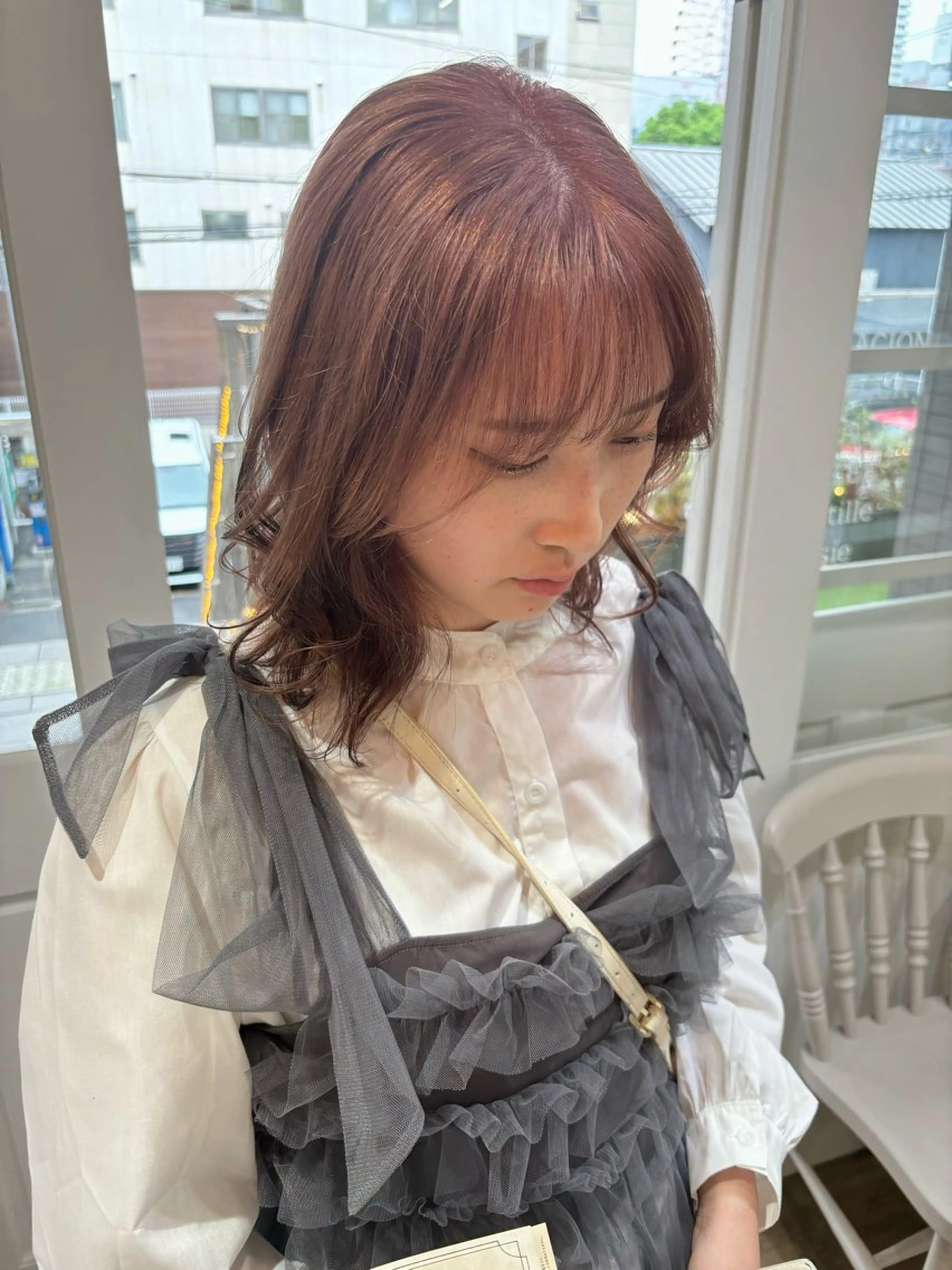 セミロング カラー ベージュカラー ブリーチ ブラウンカラー ハイトーンカラー イルミナカラー Risa🐈‍⬛/ グレージュ/透明感のヘアスタイル