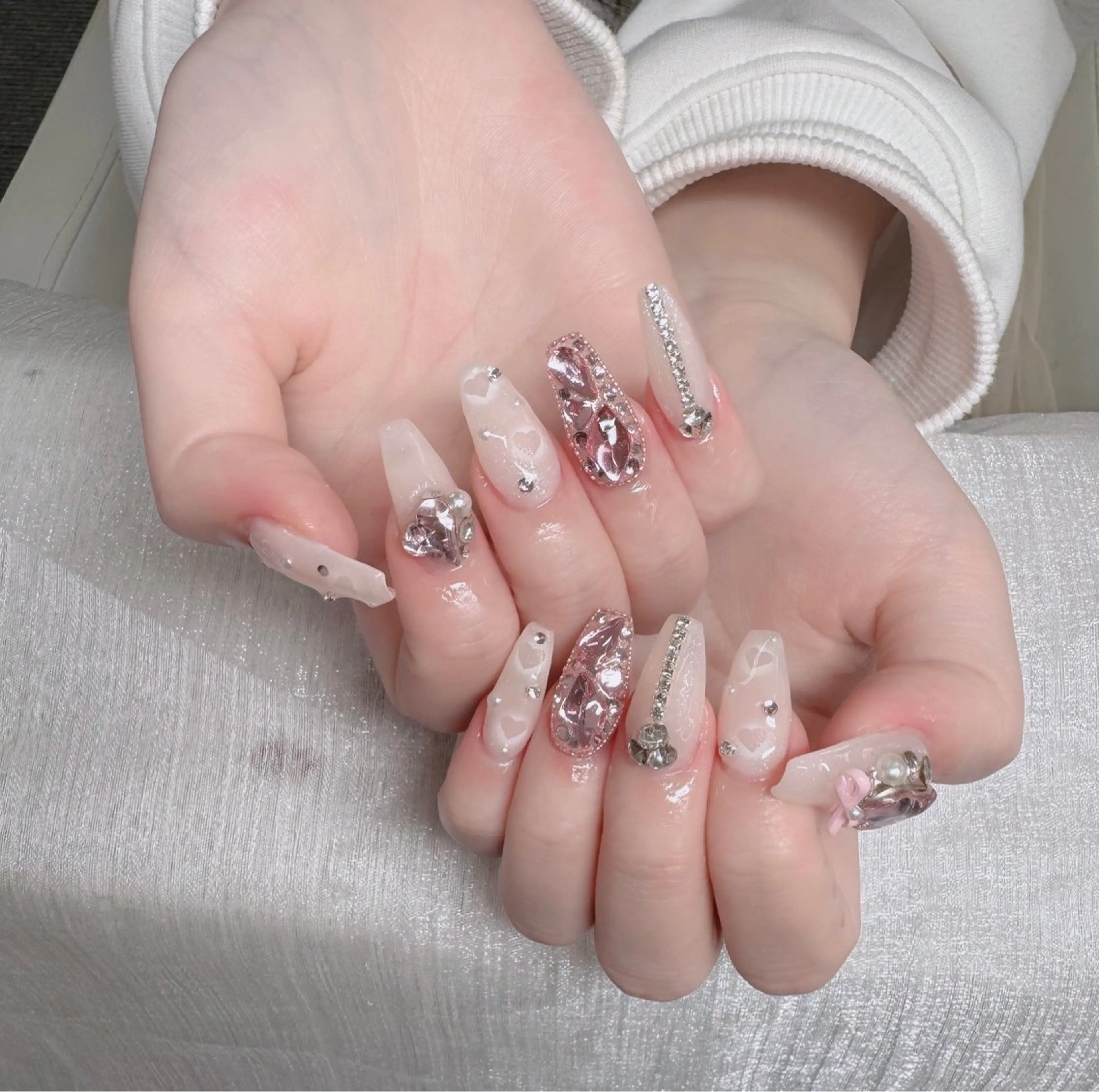 ネイル オーロラネイル フレンチネイル ジェルネイル ハロウィン キラキラネイル H.baby Nail Salonのネイルデザイン