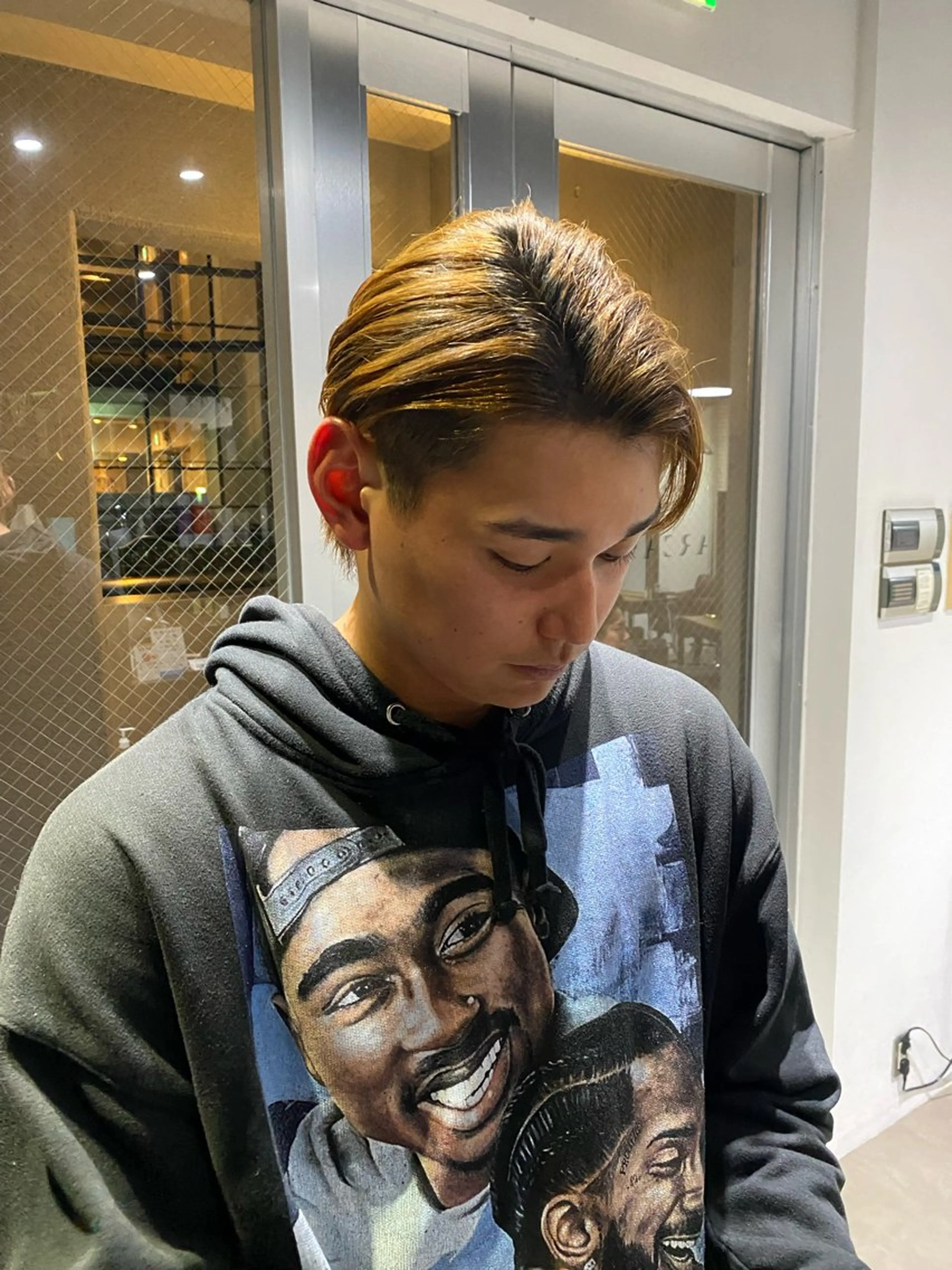 ショート くせ毛 縮毛矯正 山影✨バレイヤージュ ハイライト✨メンズ◎のヘアスタイル