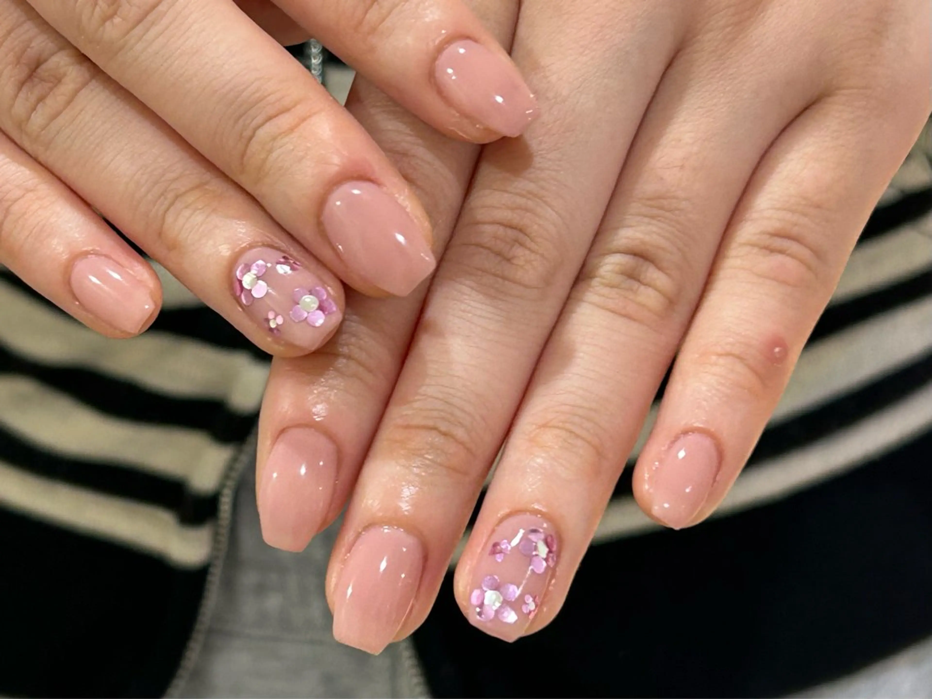 ネイル アートネイル ホログラムネイル ハンドネイル Bianca栄店 はるなのネイルデザイン