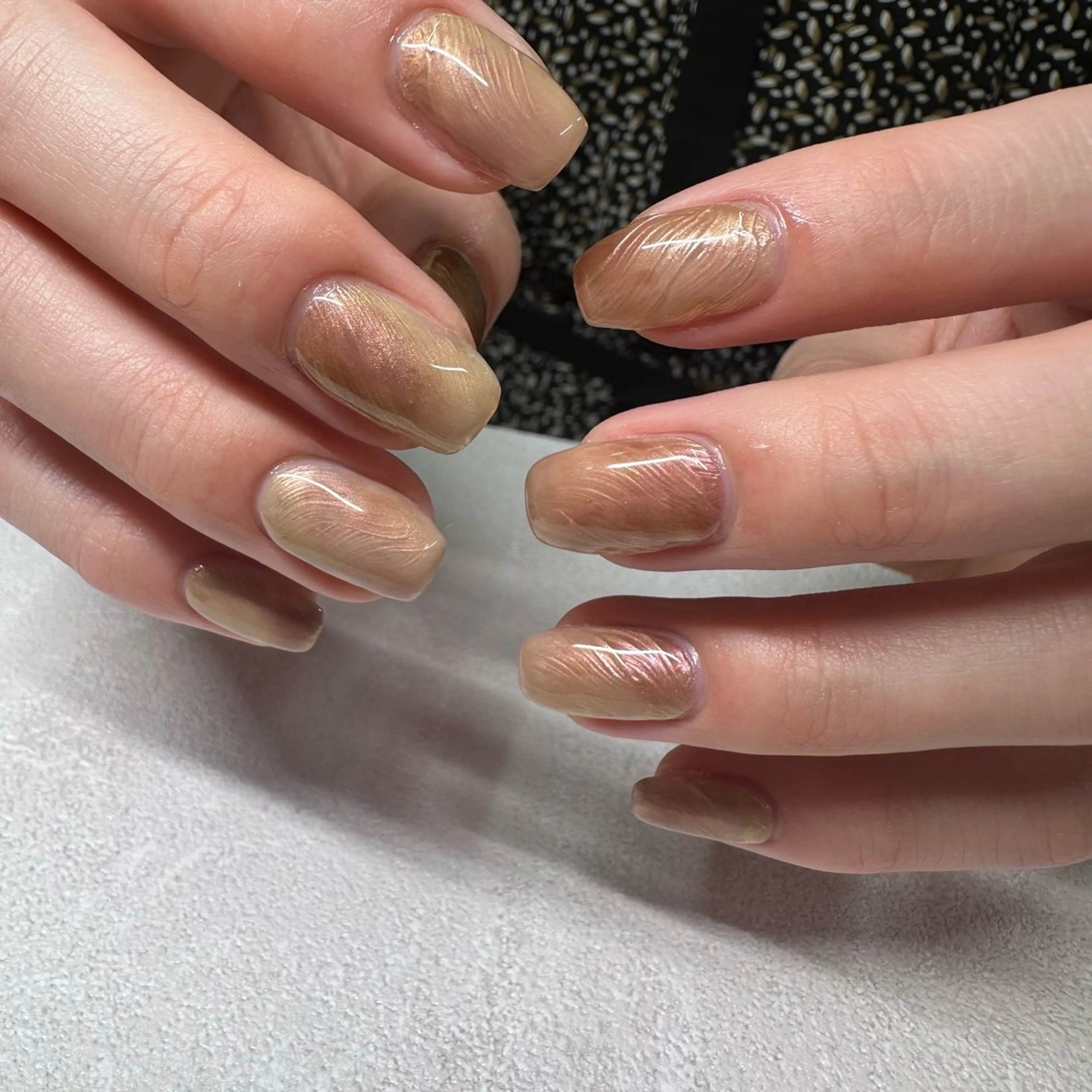 ネイル ハンドネイル 𝗺𝗮𝗸𝗶 .のネイルデザイン