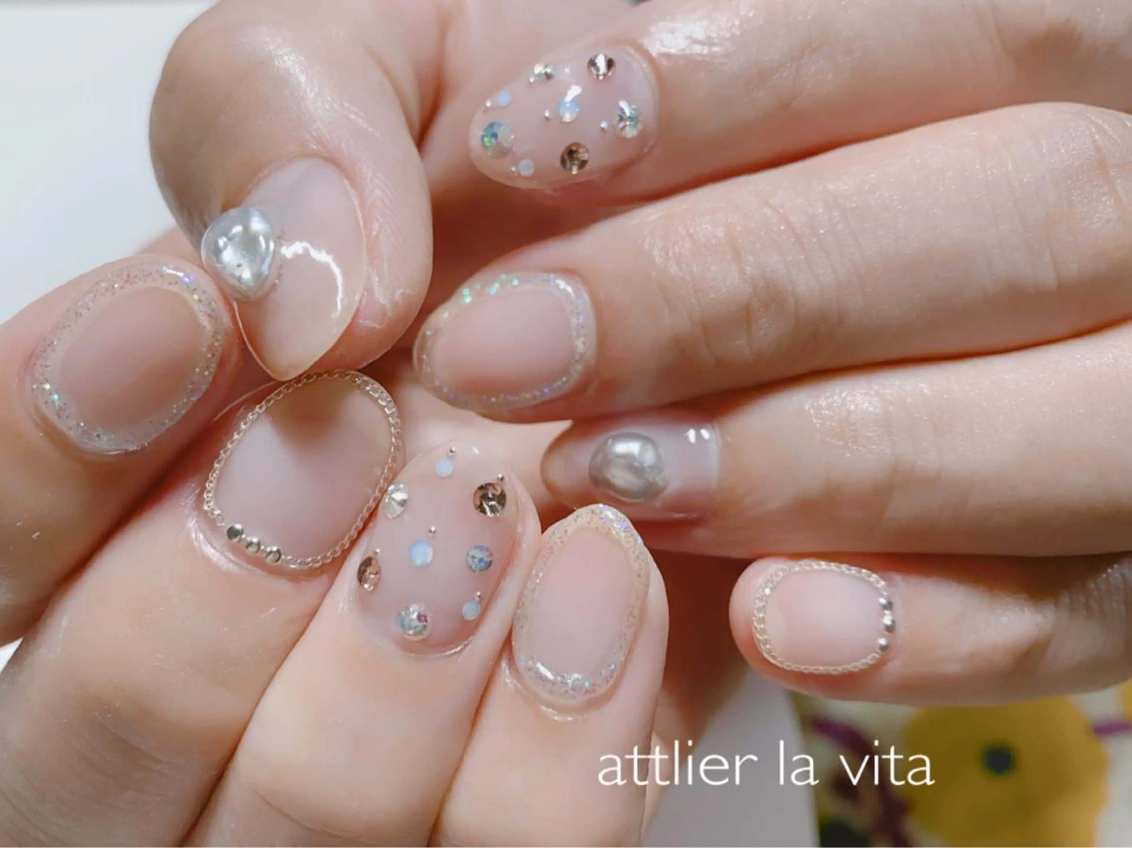 ミディアム ネイル ハンドネイル atelier la vita所属・lavita. mimuraのネイルデザイン