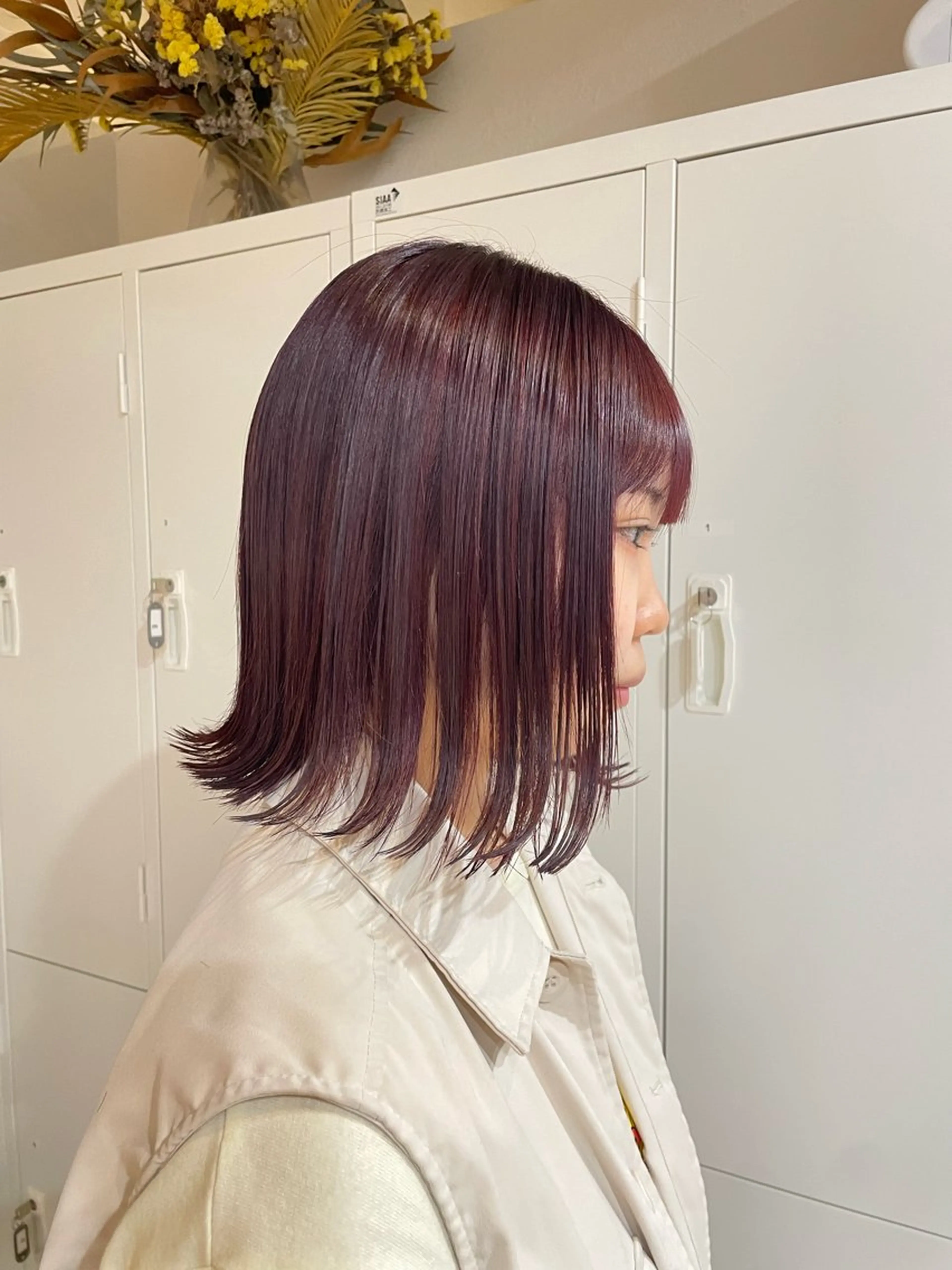 ミディアム ボブ 外ハネヘア ヘアカラー velua yumekaのヘアスタイル