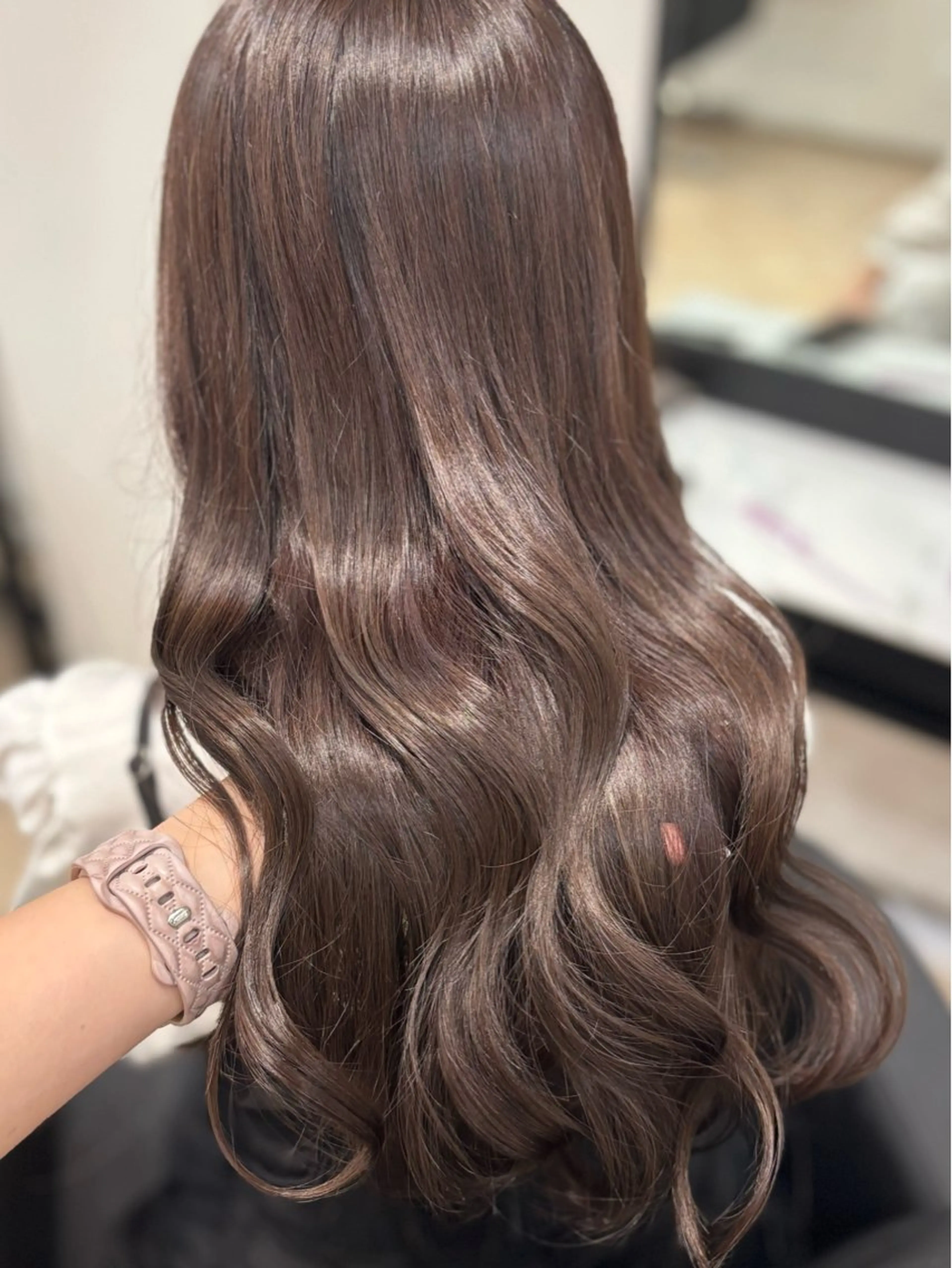 ロング カラー ブリーチ ブラウンカラー チョコレートブラウン ブリーチなしカラー カット ヘアカラー トリートメント 𝒎𝒐𝒆🩰 名駅/ヘアメ/暖色♡のヘアスタイル