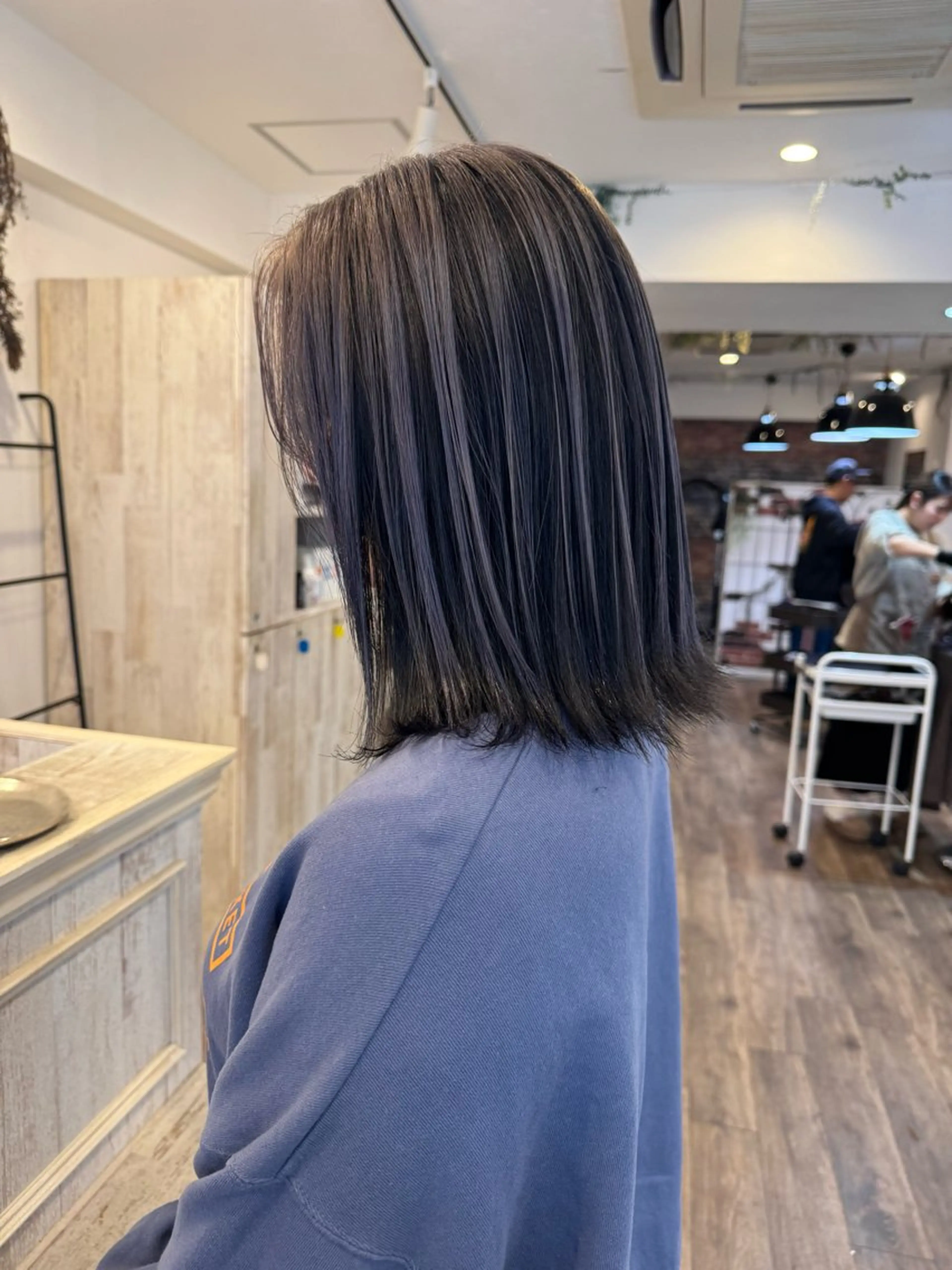 ミディアム カラー 黒髪 シルバー ヘアカラー m ā l o.🌷 サカモトマイコのヘアスタイル