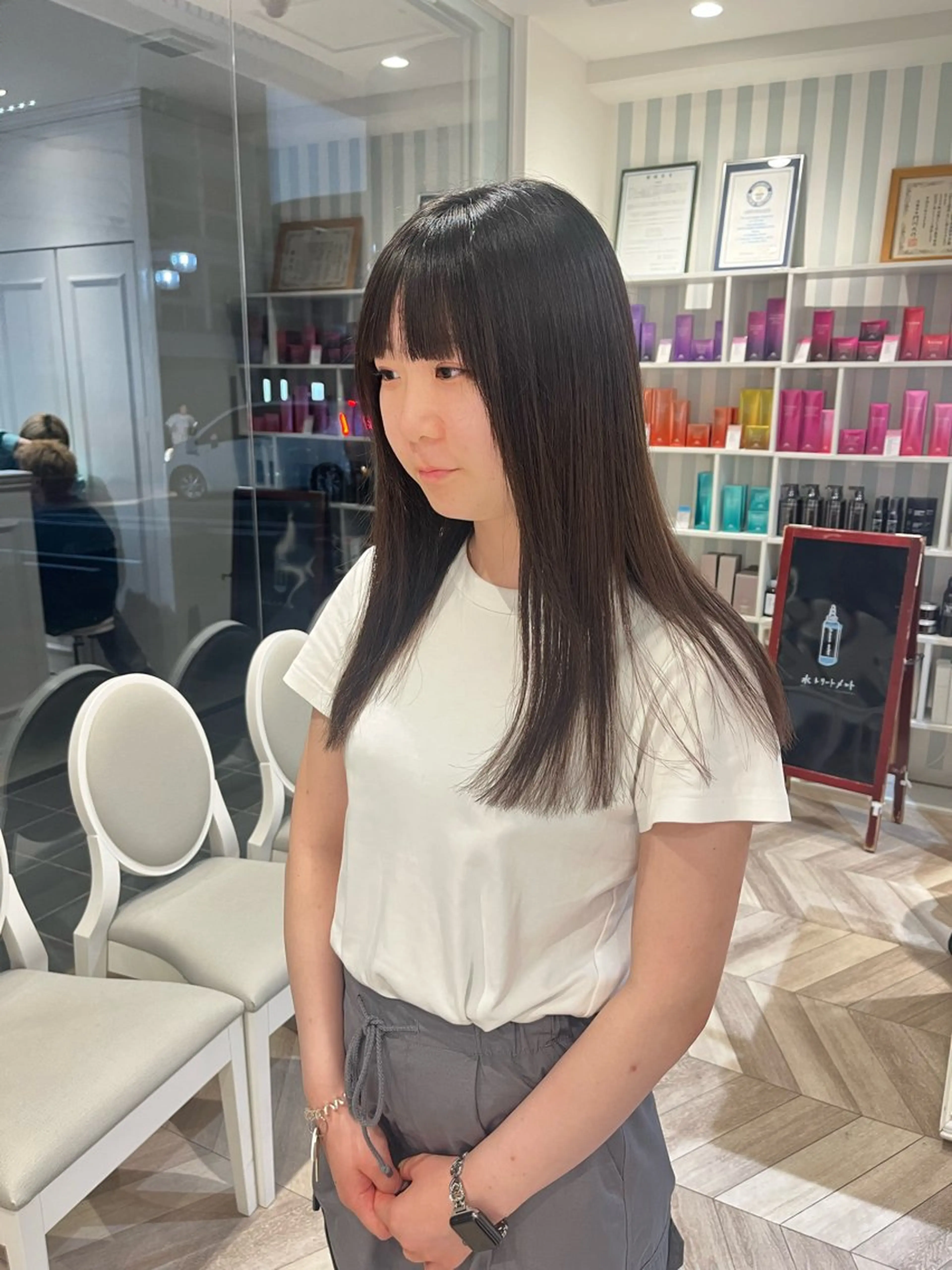 前髪カット﹢前髪縮毛矯正﹢BYKARTEトリートメント⛈🤍の写真