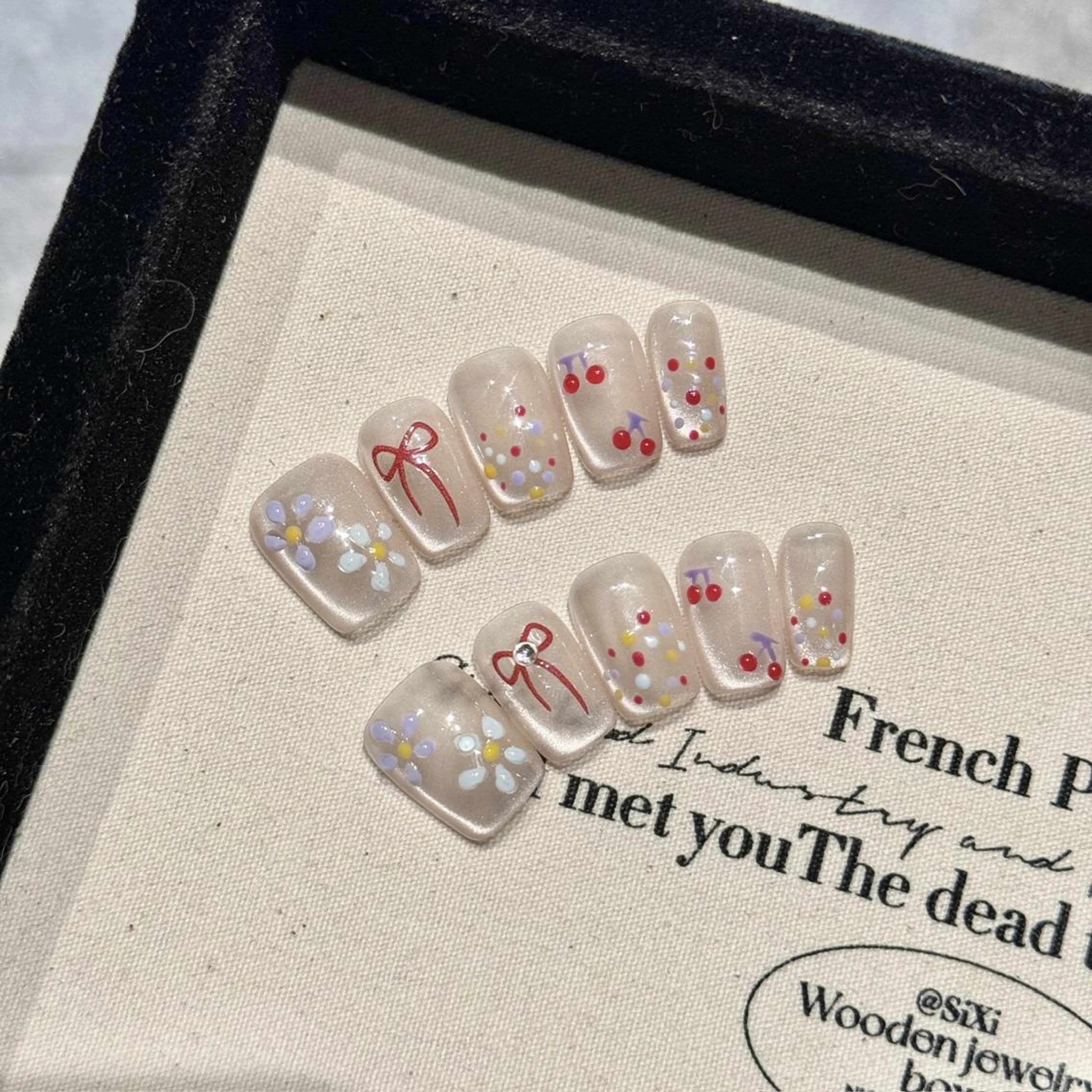 ネイル ジェルネイル ネイルチップ ハンドネイル ハンドケア KIMI 🐰のネイルデザイン