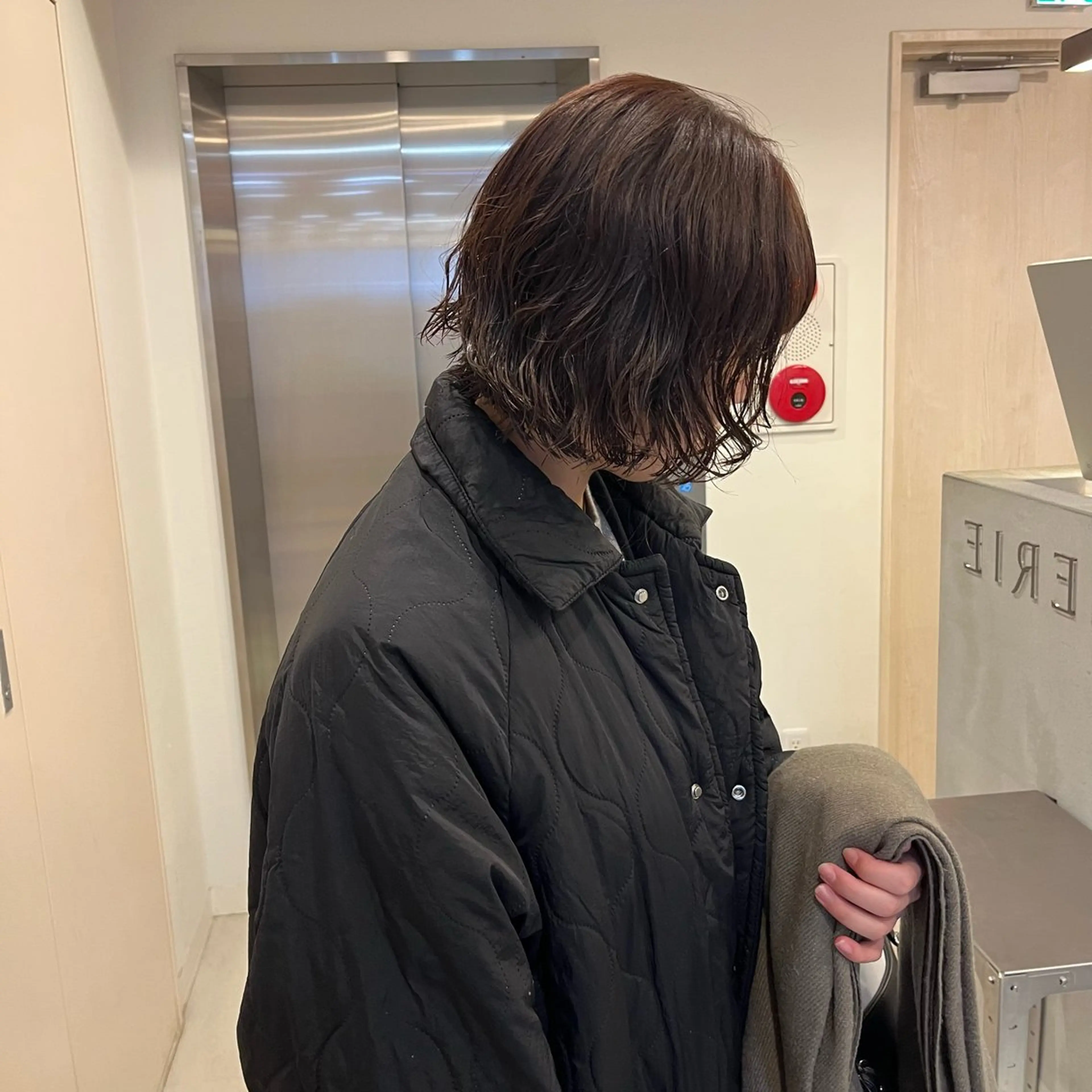 ミディアム 冨井 ほのかのヘアスタイル