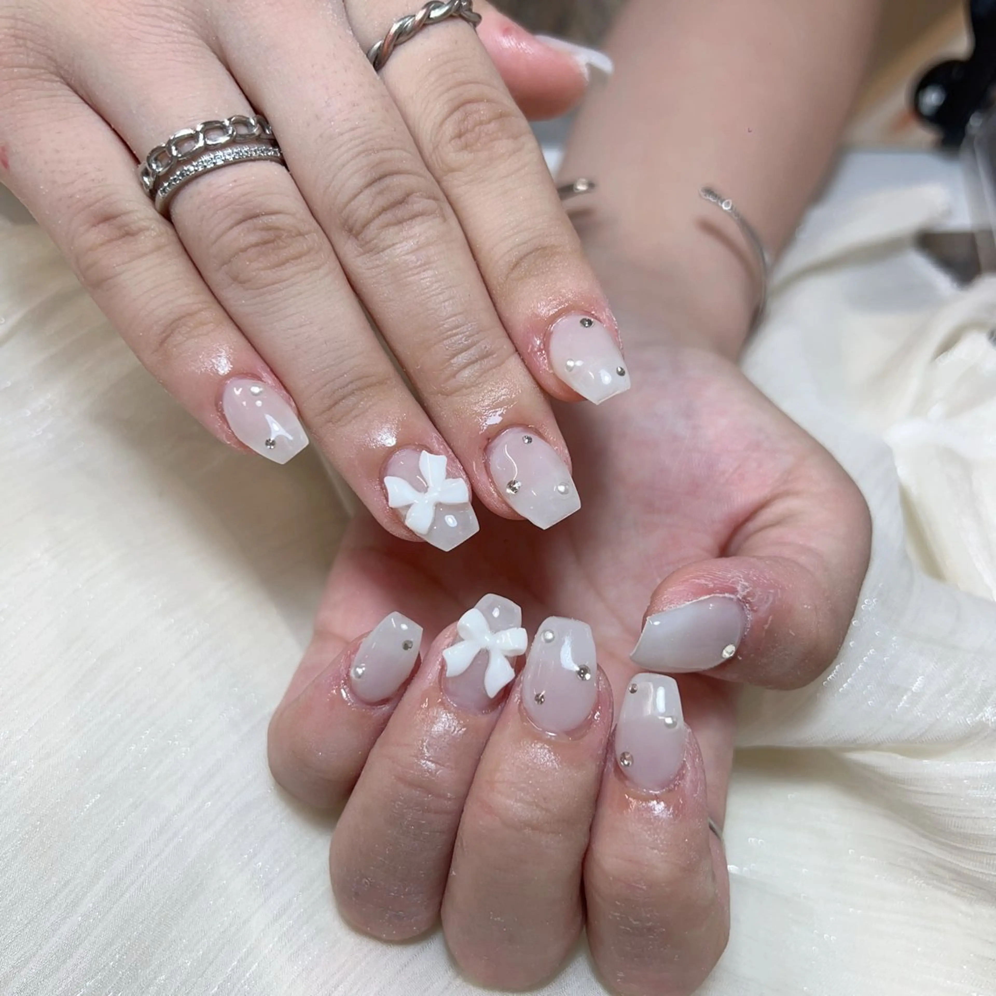 ネイル オーロラネイル ガーリー ハート 韓国ネイル マグネットネイル ハンドネイル 🎀 Lemode ワンホンネイル🎀のネイルデザイン