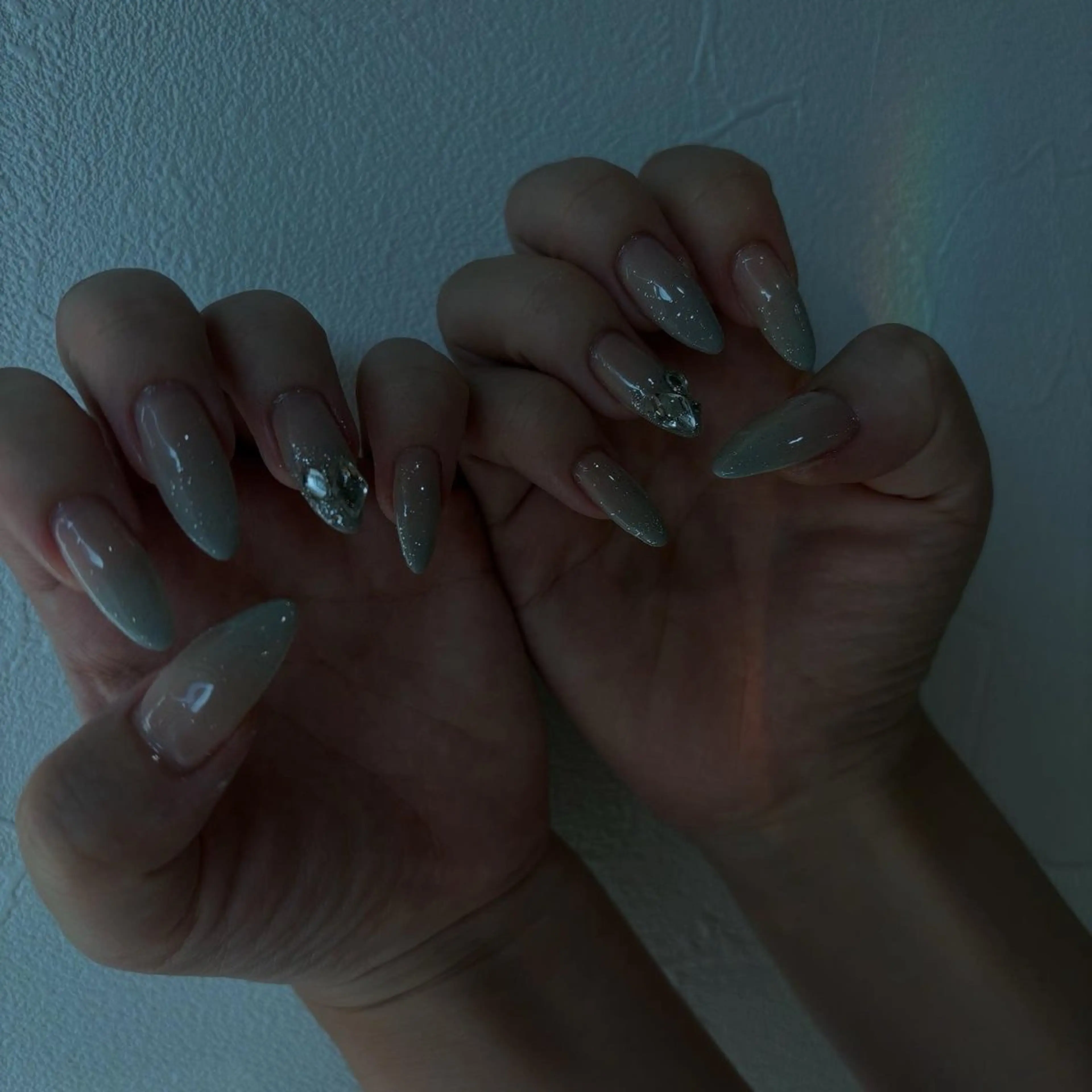 ネイル アートネイル ブルー クリアネイル 長さ出し グラデーション Vante梅田店所属・vante_aimi .パラジェル取扱店のネイルデザイン