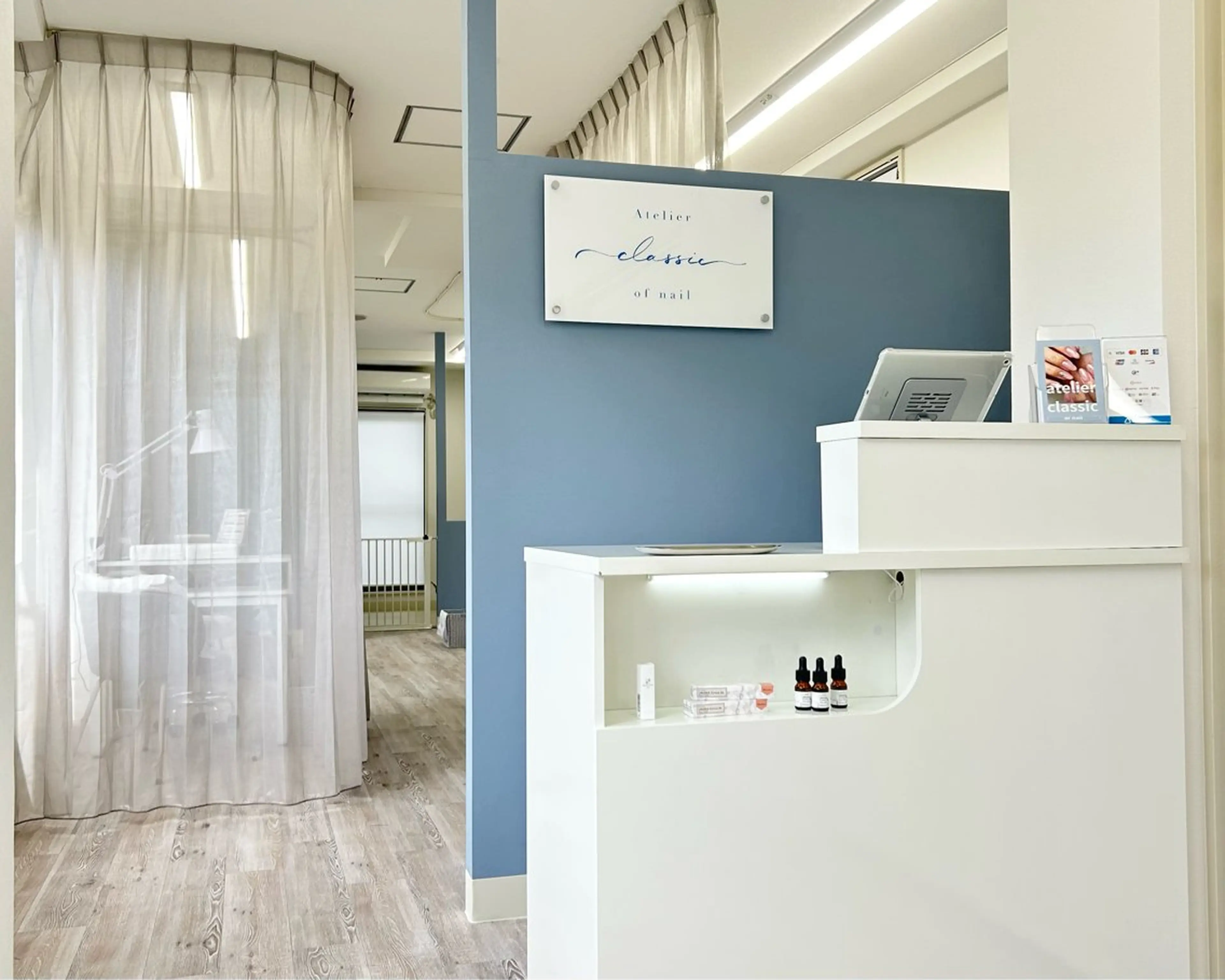 ショート atelier classic所属・クラシック ネイル JR茨木駅前店のネイルデザイン