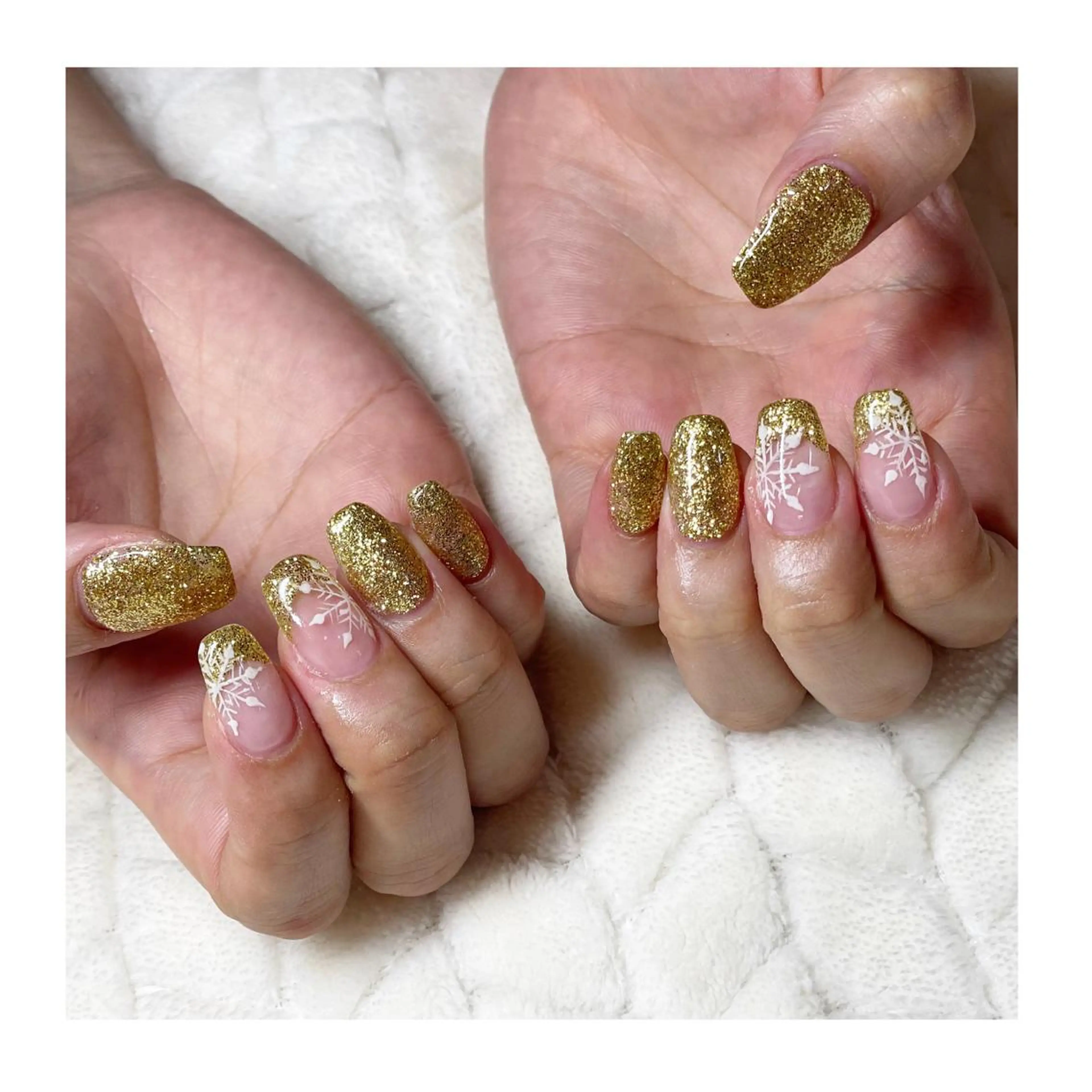 ネイル アートネイル フレンチネイル ジェルネイル ゴールド ハンドネイル LaLa Peach 福岡のマツエク・マツパデザイン