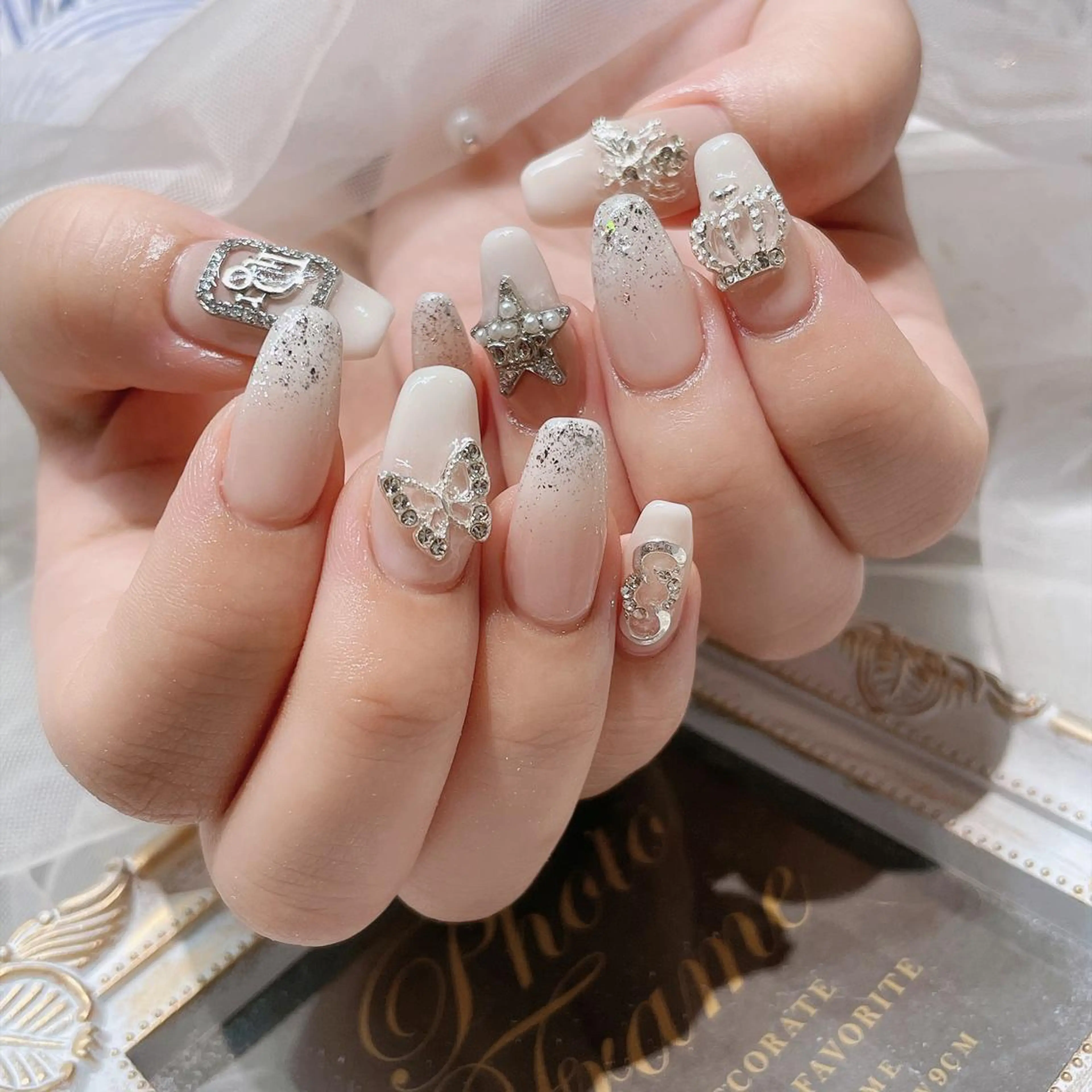 ネイル アートネイル 持ち込み ワンカラーネイル スカルプネイル ネイルチップ 長さだし専門店 M2　rikaのネイルデザイン