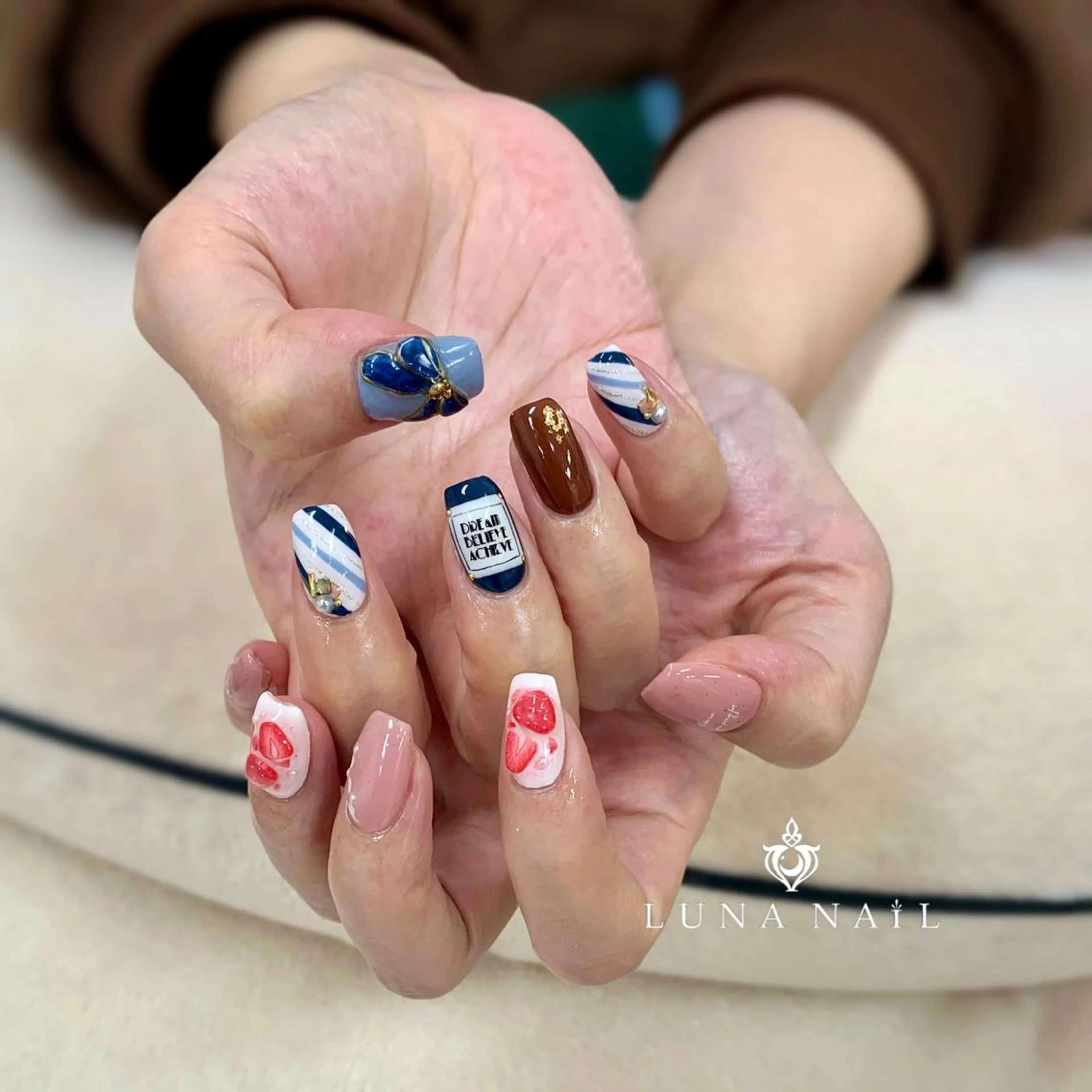 ネイル アートネイル ハンドネイル アトリエ　ミモザ所属・いまむら あかりのネイルデザイン