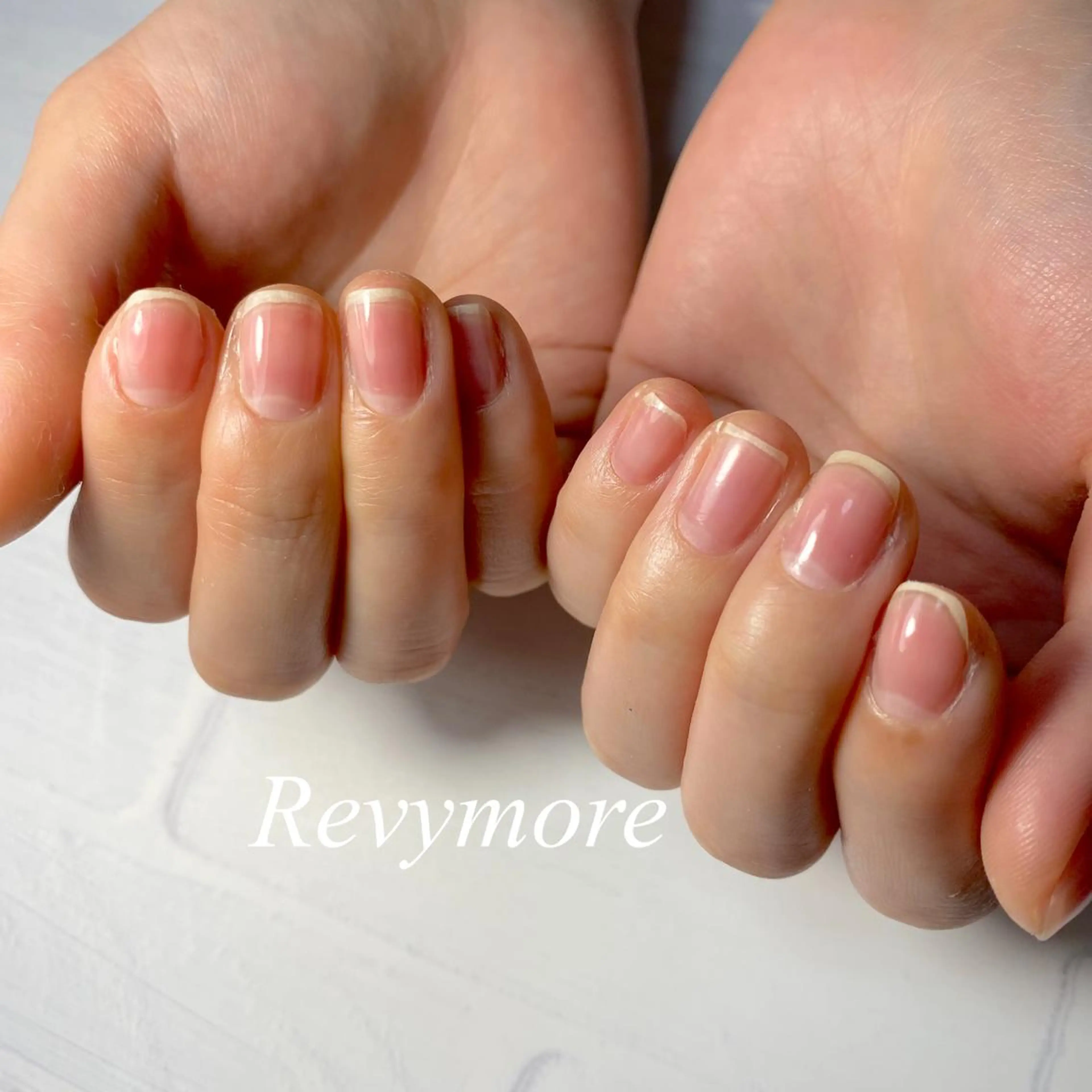 ネイル ジェルネイル ニュアンスネイル オフィスネイル シンプルネイル nail salon Revymore所属・nail salon Revymoreのネイルデザイン