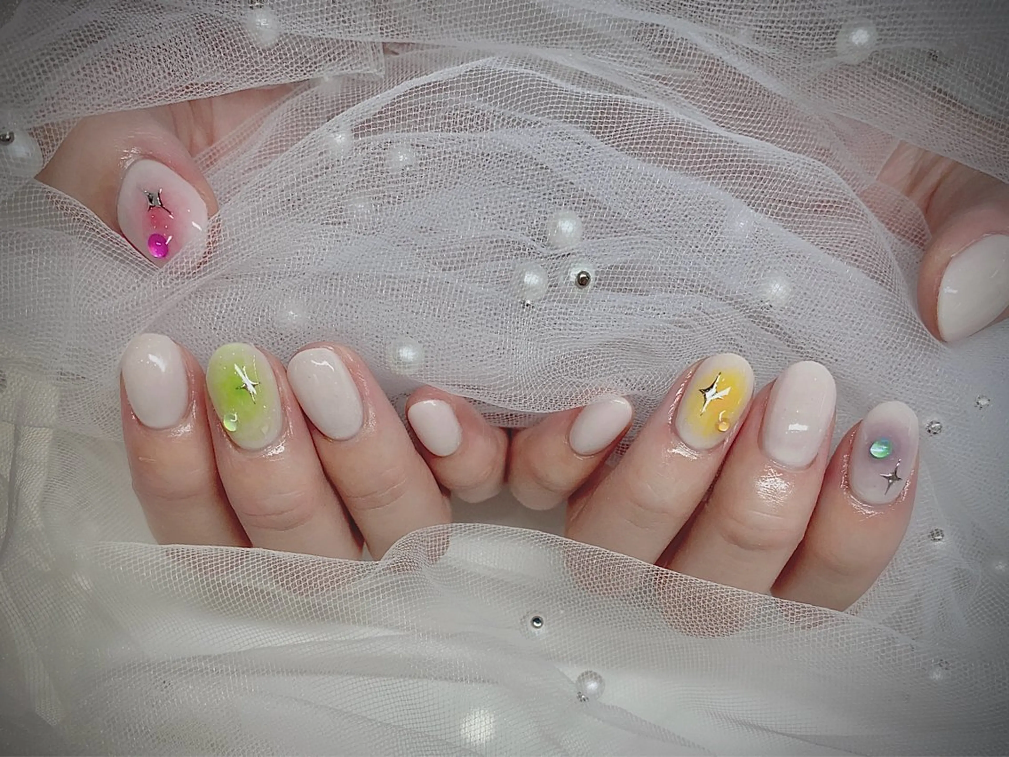 ネイル I-nailロング /ワンホン/キラキラのネイルデザイン