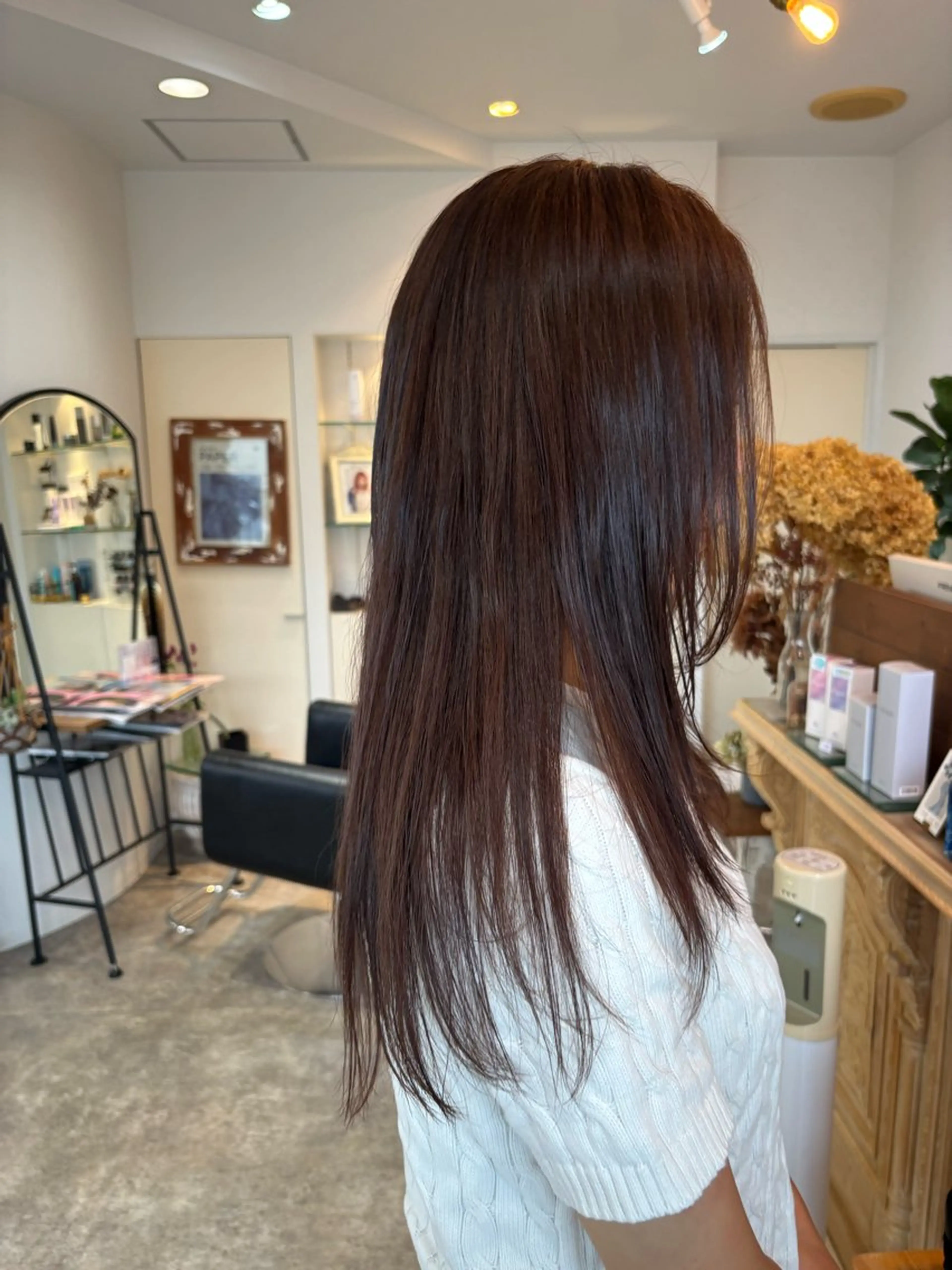 ロング ヘアカラー 亀田 萌奈のヘアスタイル