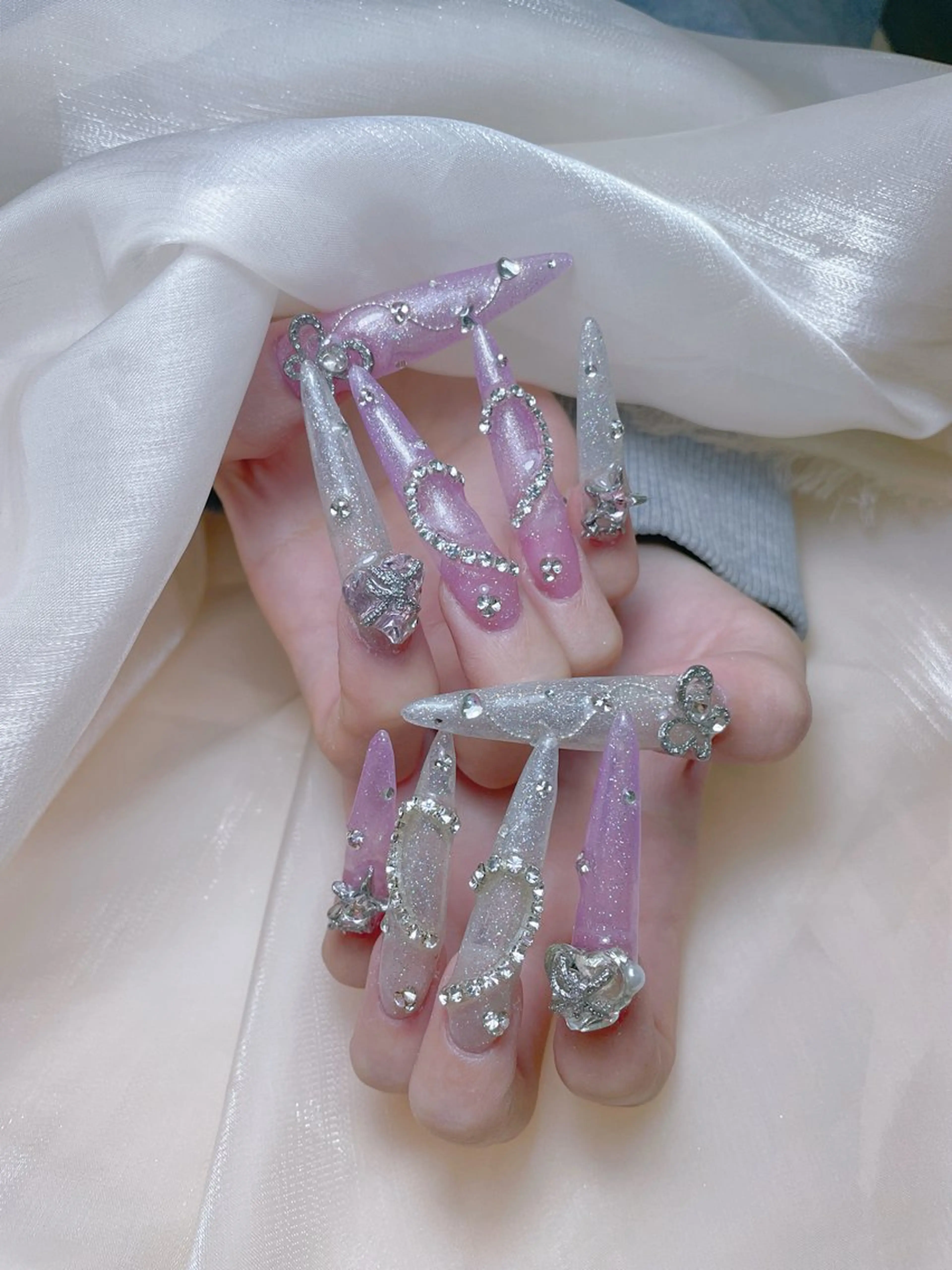 ネイル チークネイル ガーリー キラキラネイル 韓国ネイル リボン ハンドネイル NailPrincess所属・princess スカルプ専門店のネイルデザイン