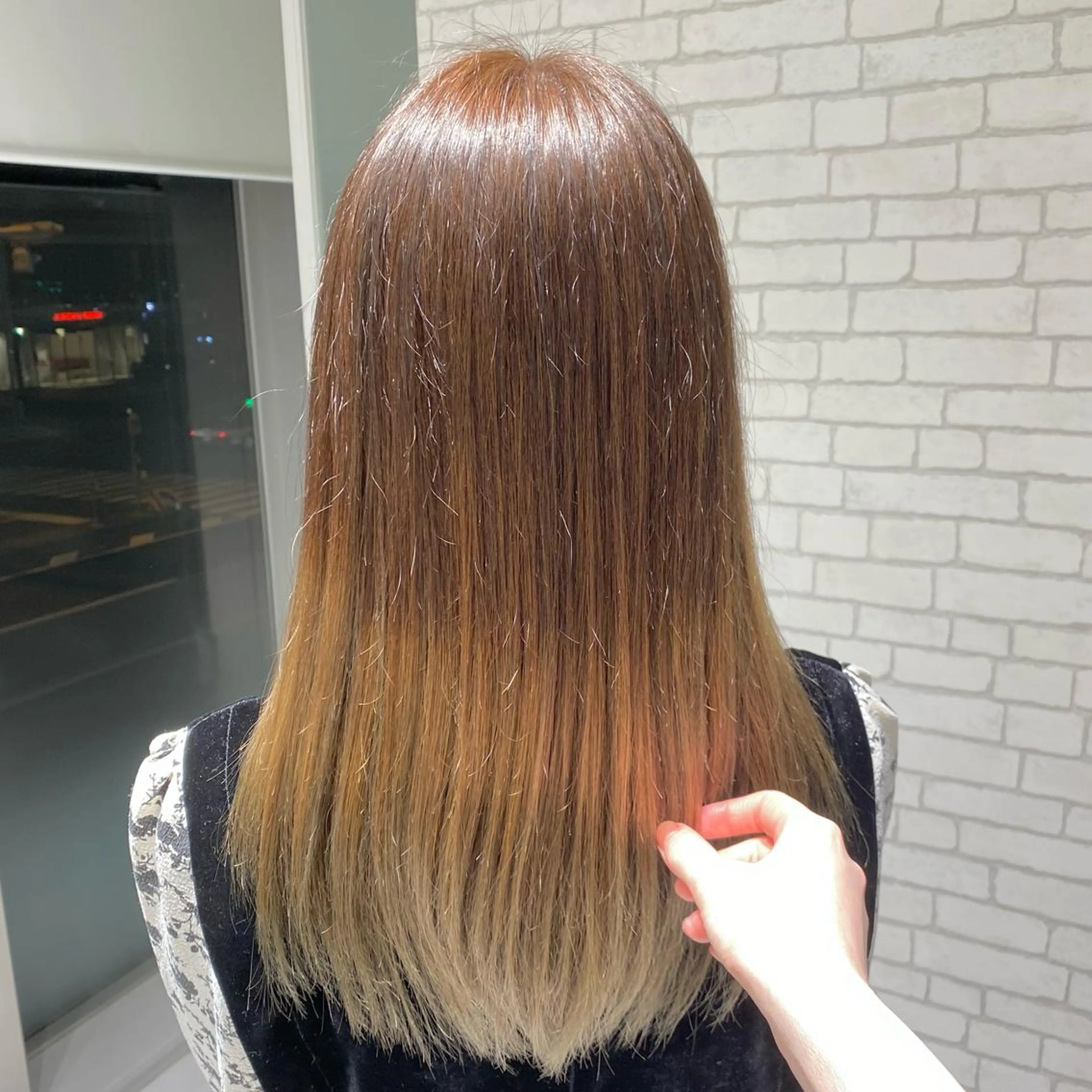 ロング カラー ベージュカラー ブラウンカラー ブラウンベージュ グラデーションカラー ヘアカラー トリートメント stylist 🐶内藤 成香のヘアスタイル