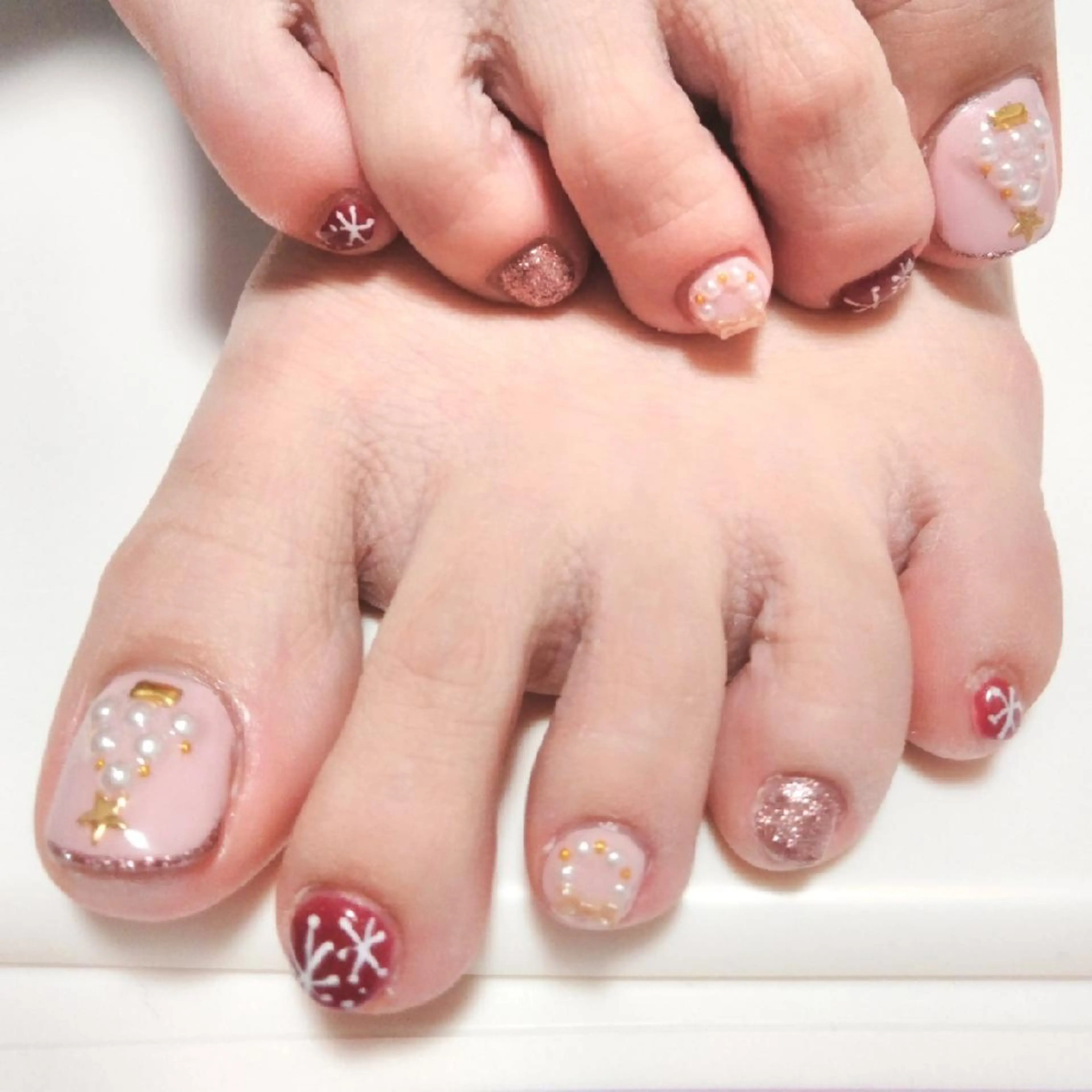 ネイル エステとネイル ローズコンフォートのネイルデザイン