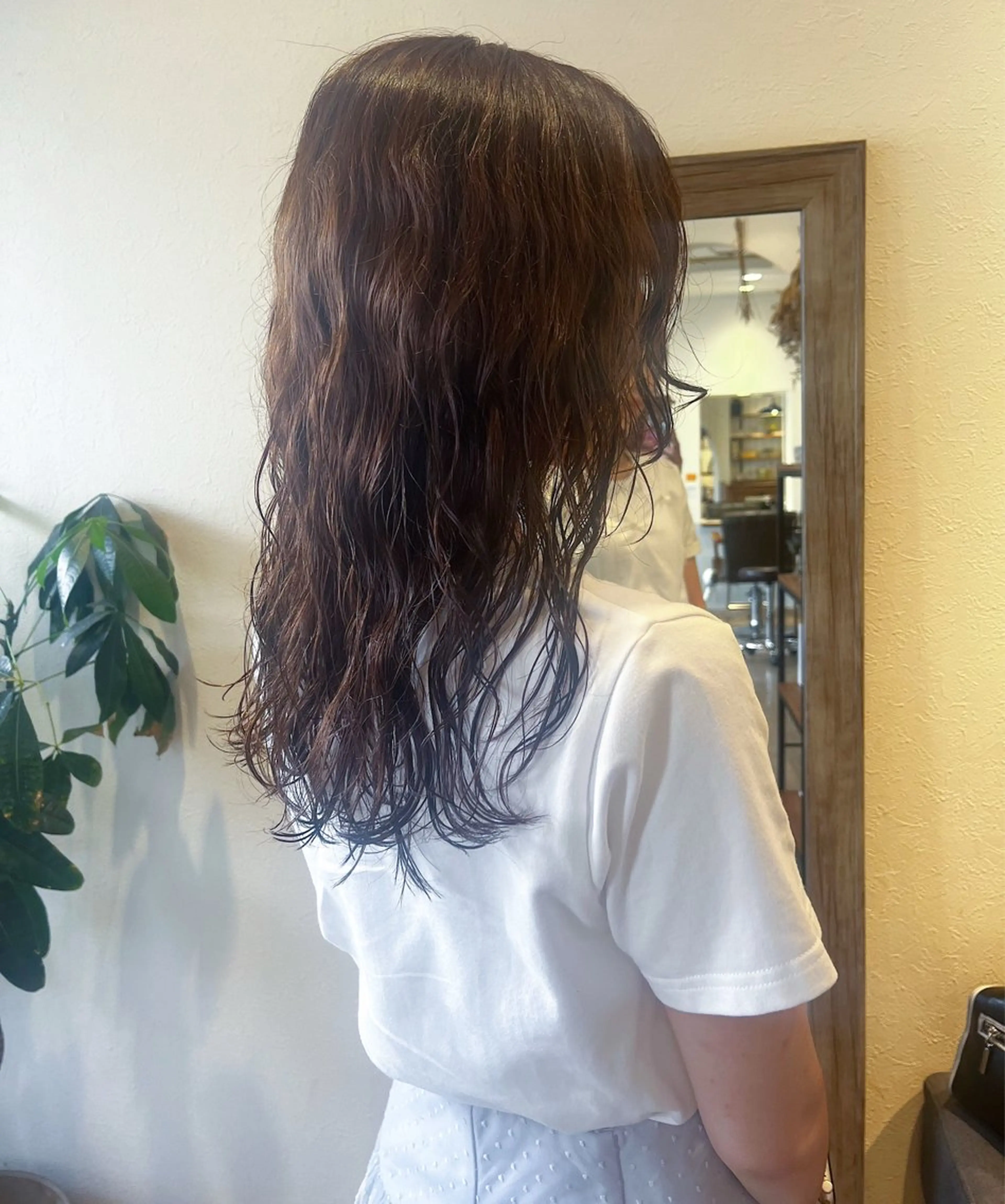セミロング カラー パーマ セミロングパーマ ラベンダーカラー 顔周りカット カット パーマ トリートメント ヘッドスパ 上品な暖色/丸みボブ Chie🪷のヘアスタイル