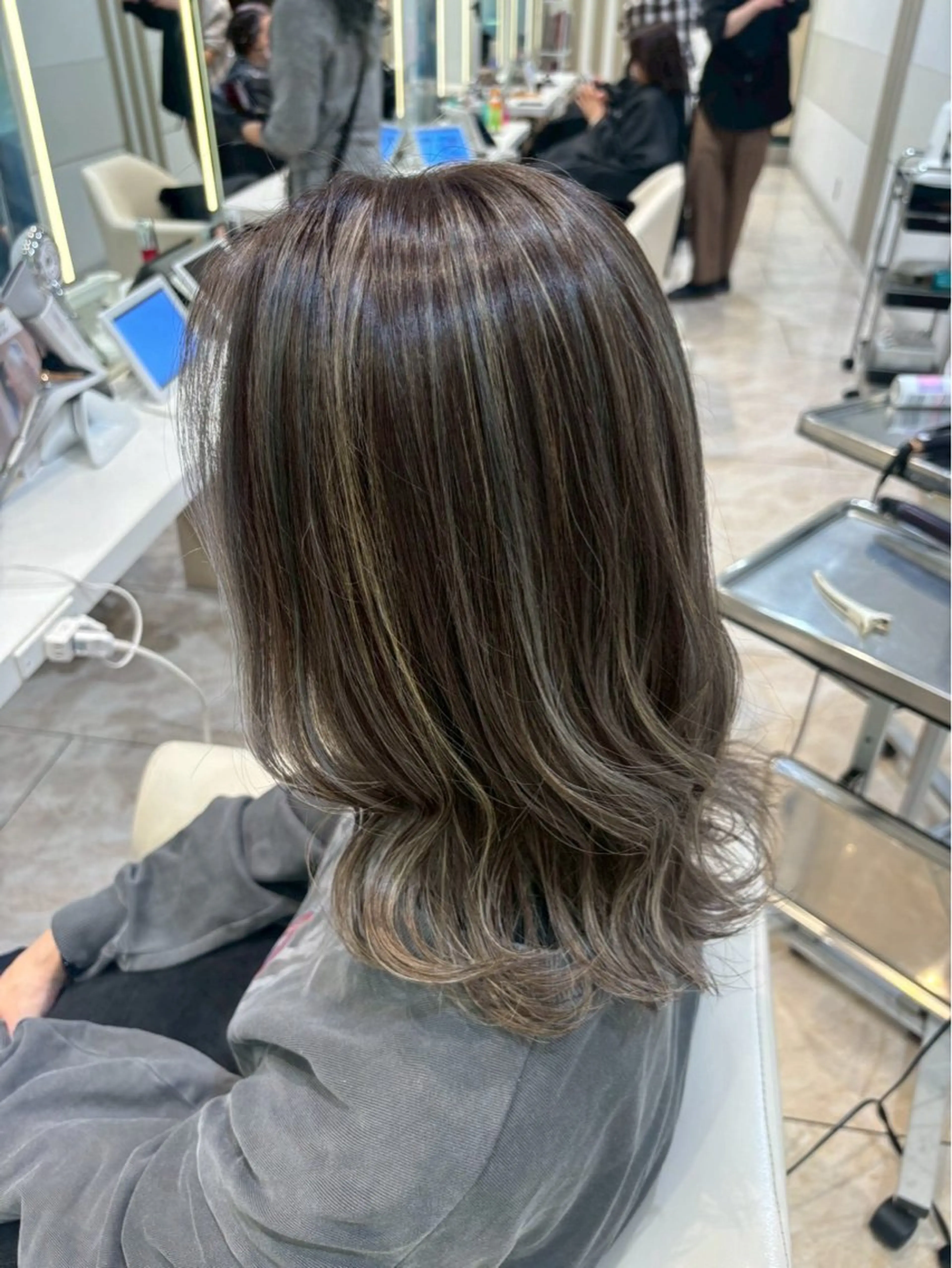 ロング カラー ハイライトカラー ハイライト ハイトーン/ 對馬脩💫のヘアスタイル