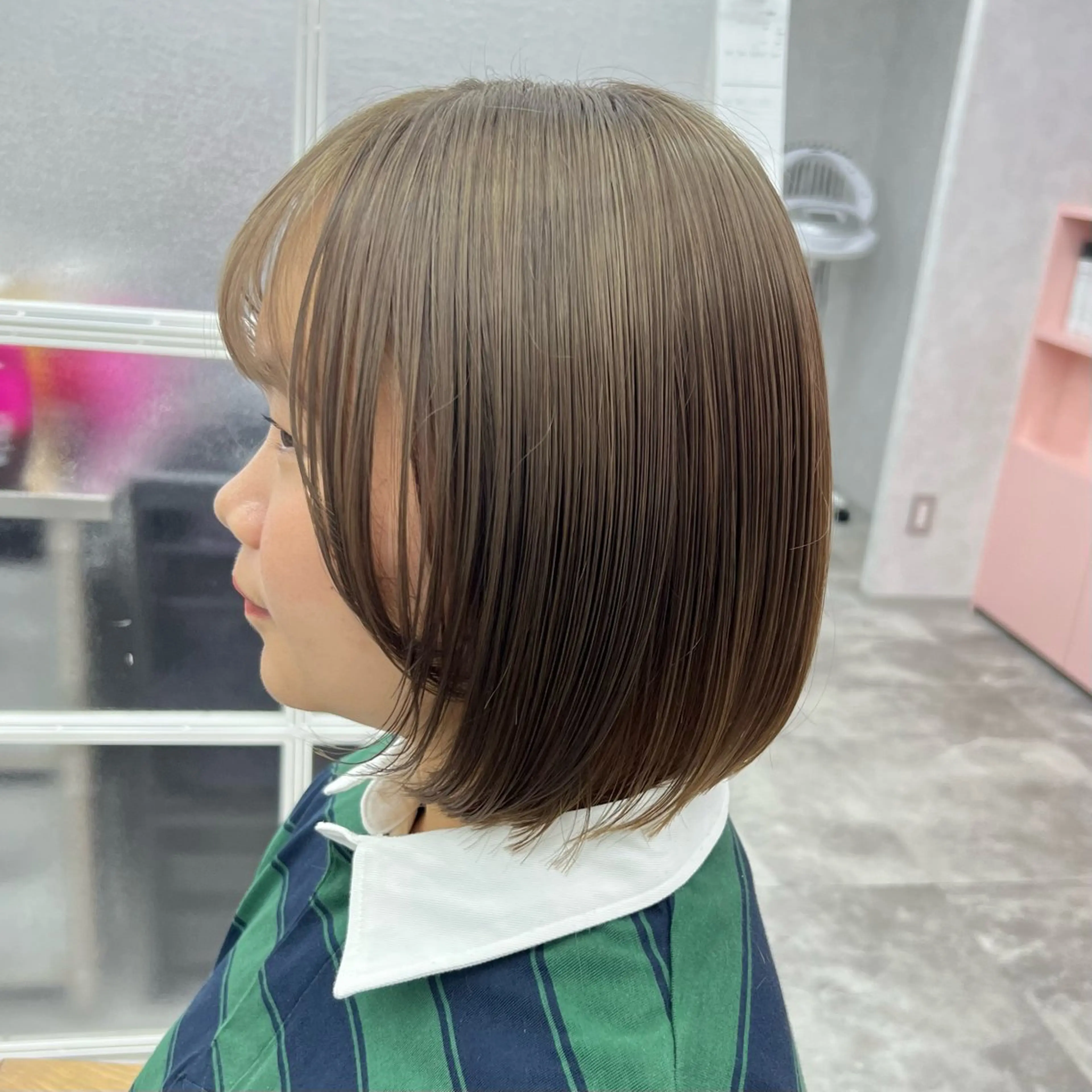 ショート ボブ カット ヘアカラー トリートメント 岸下 理緒のヘアスタイル