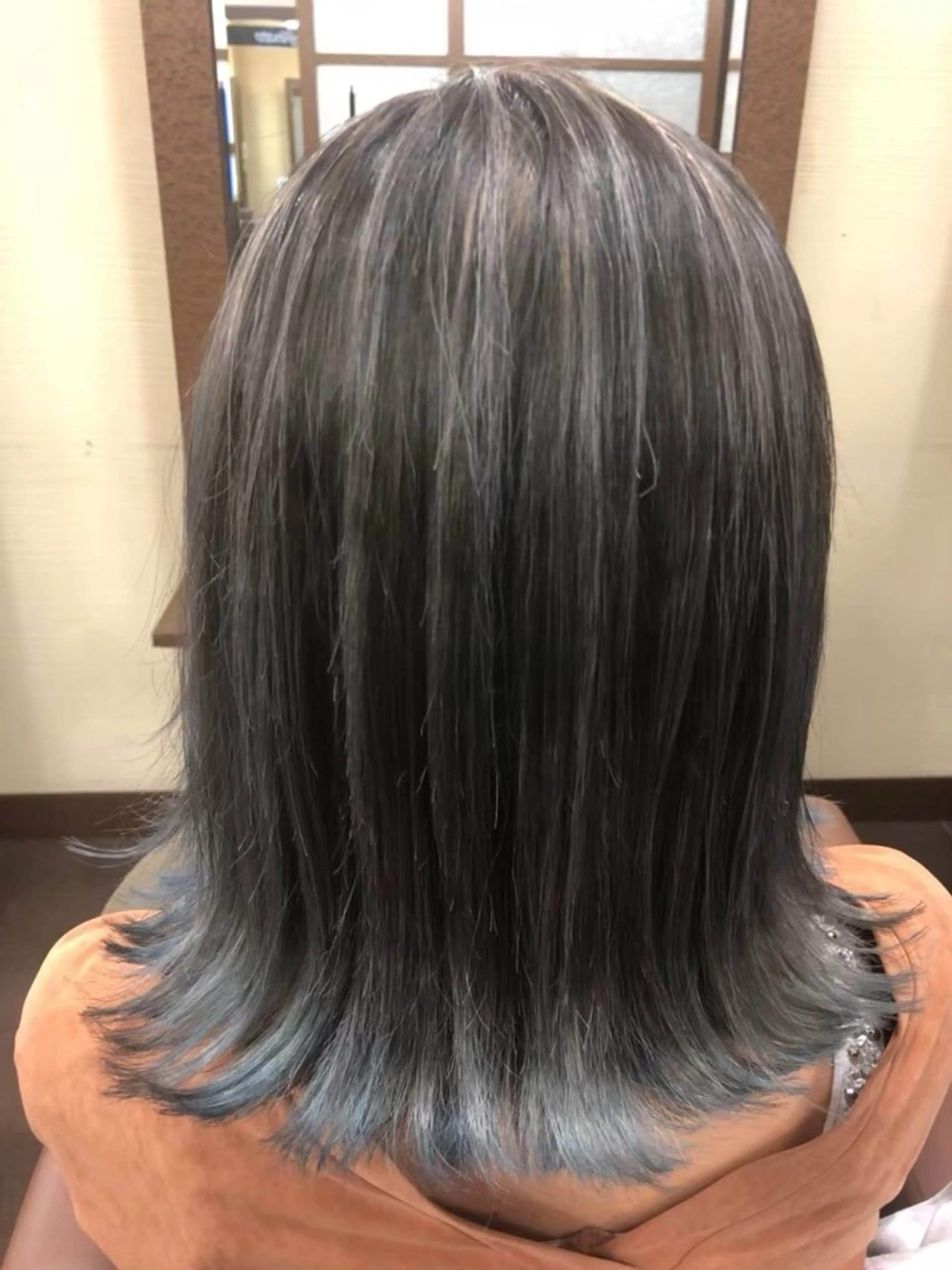 ミディアム カラー 岩永 知衣のマツエク・マツパデザイン