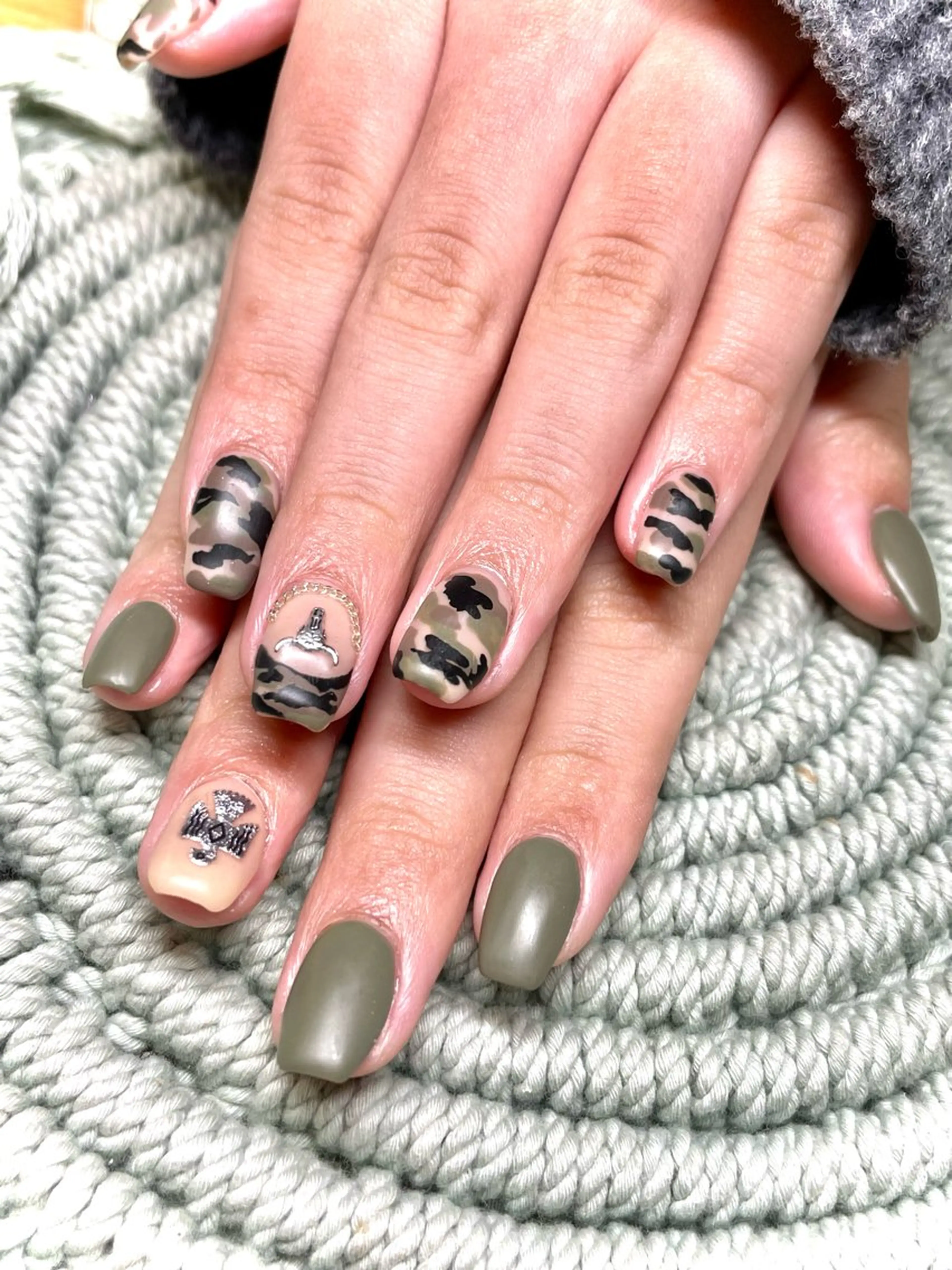 ミディアム ハンドネイル GG houseのネイルデザイン