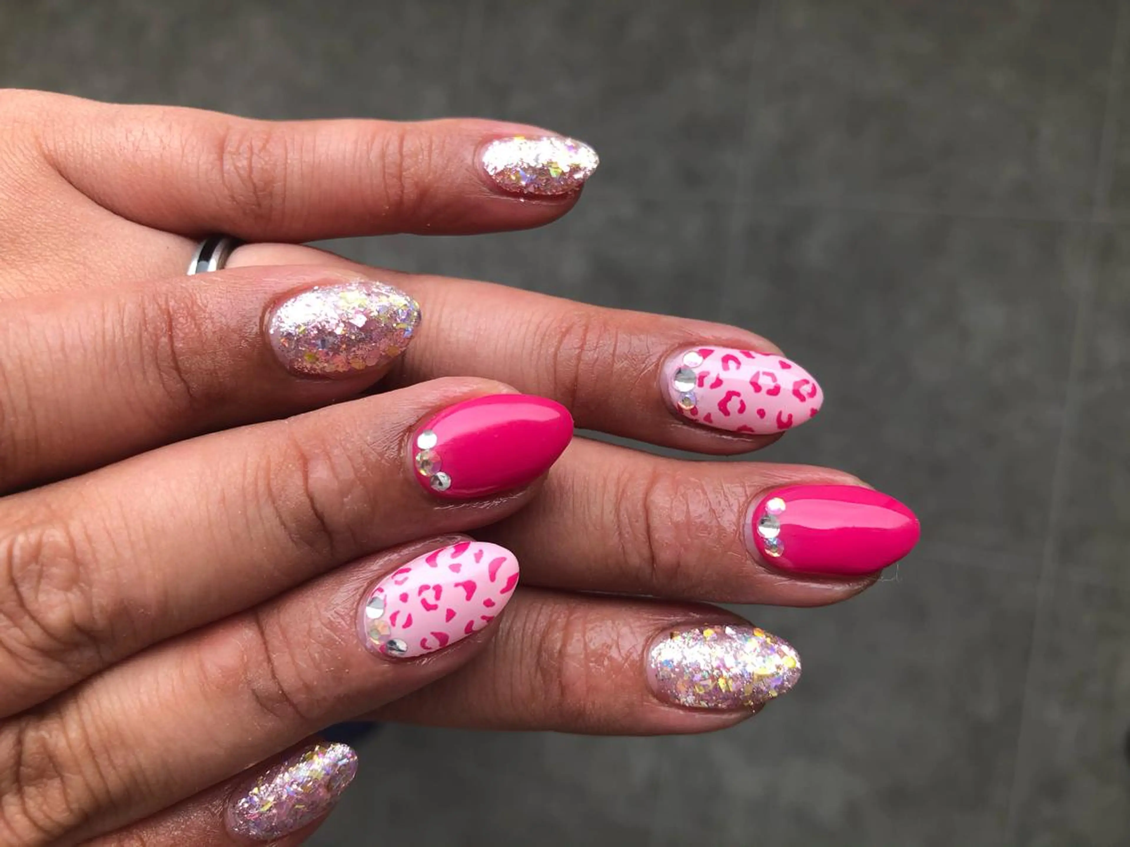 ネイル 黒葛原 めぐみのネイルデザイン