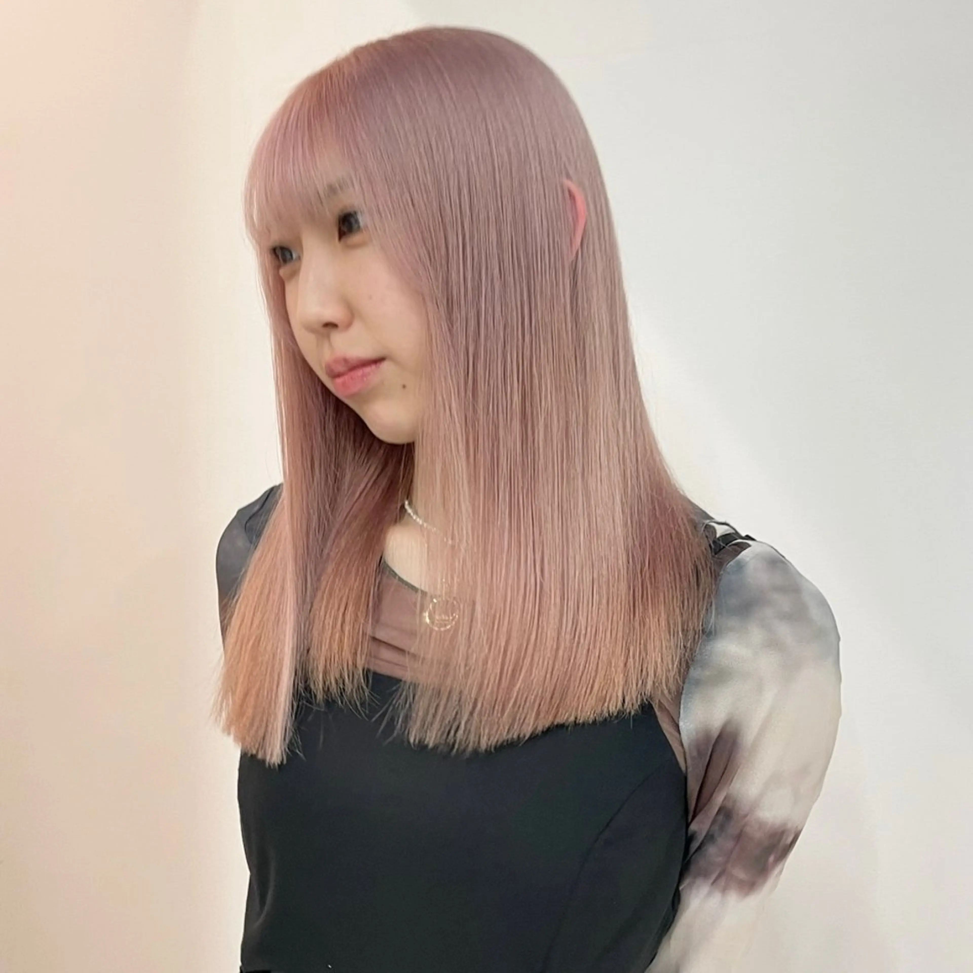 セミロング カラー GO TODAY シェアサロン Flos店所属・耳つぼジュエリー 👂🏻🌸ayaのエステ・リラクイメージ