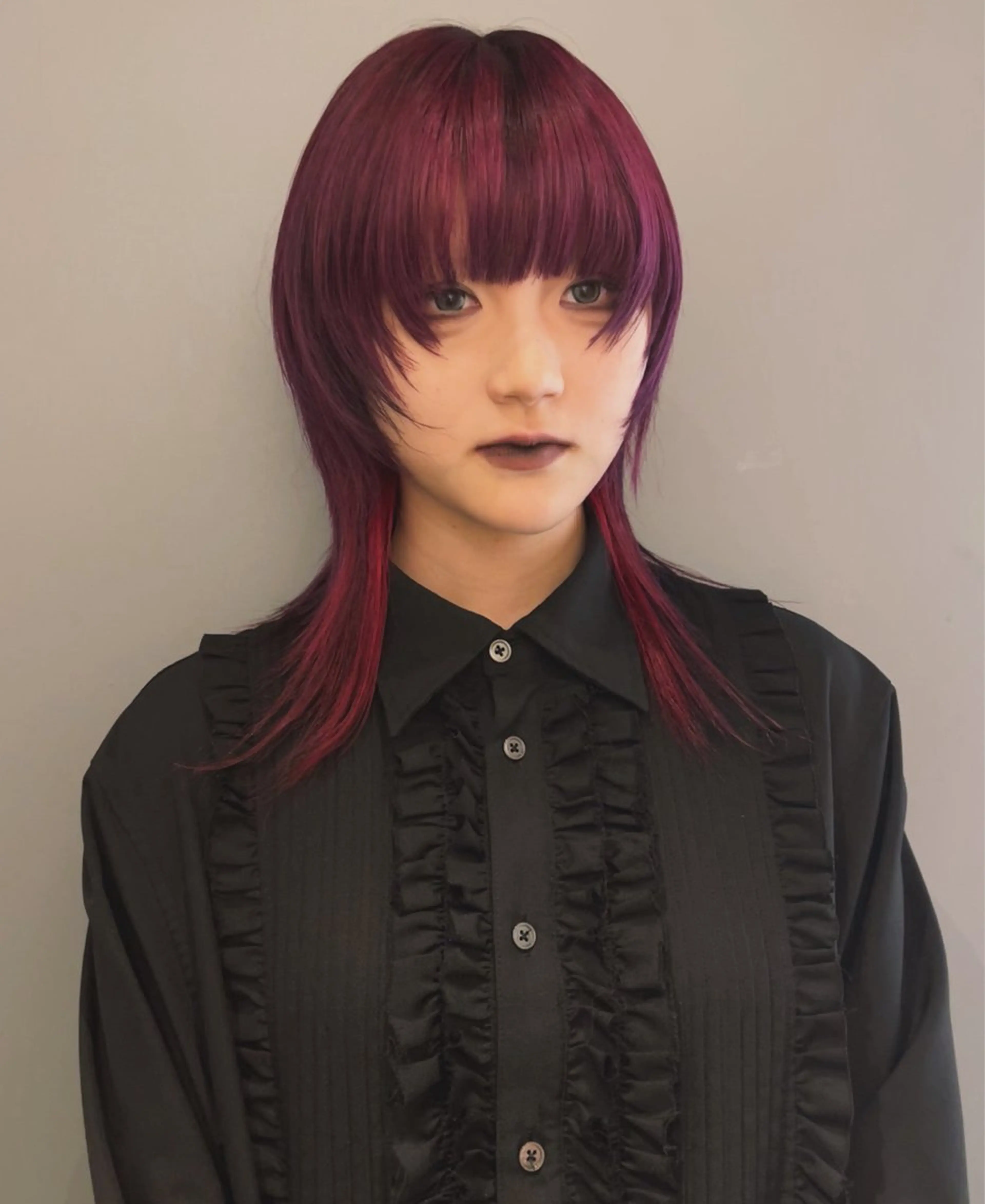 カラー Haco＋所属・ウルフ/レイヤー Miinaのヘアスタイル