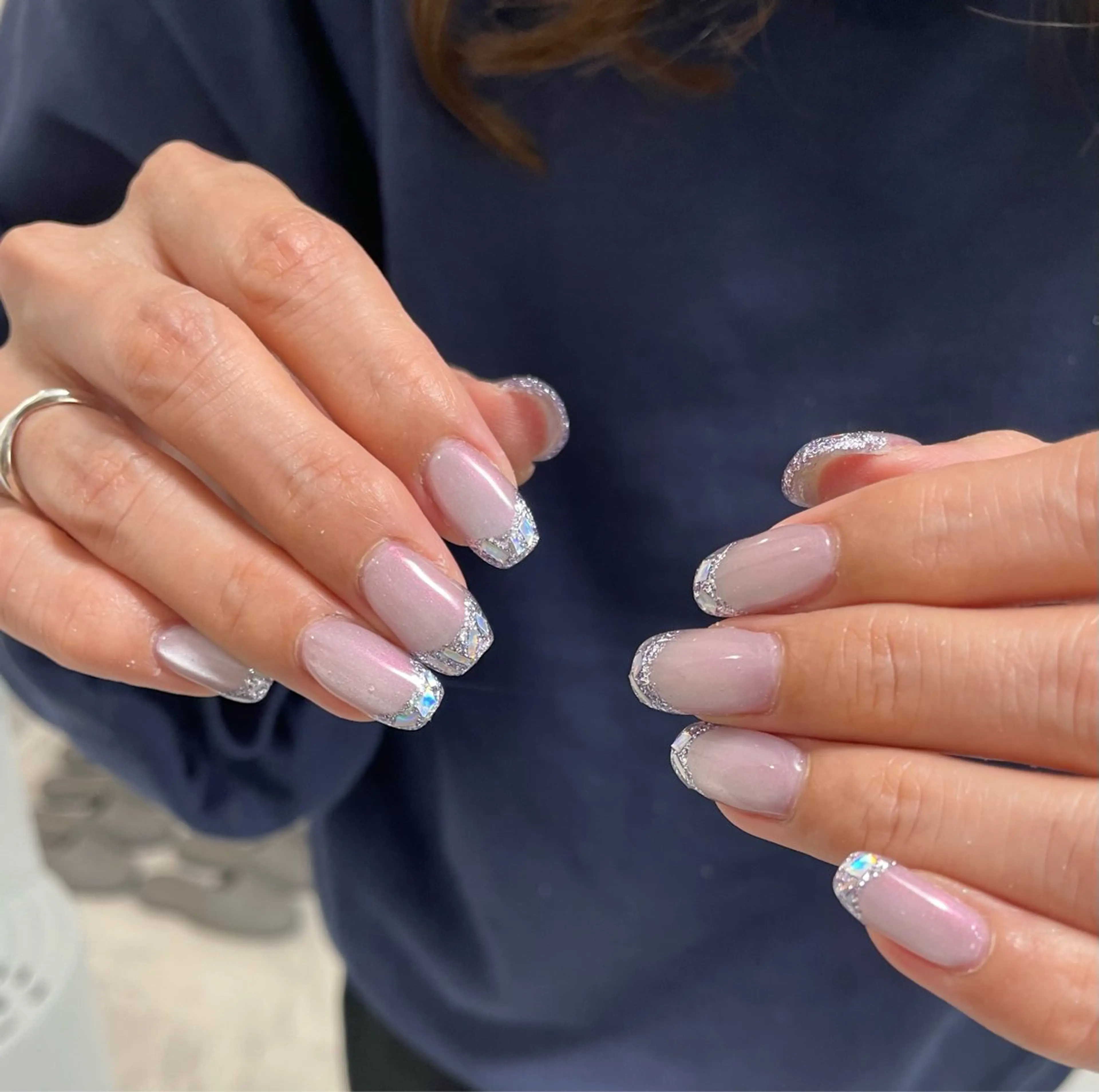 ネイル オーロラネイル フレンチネイル ガラスフレンチ キラキラネイル ラメ(グリッター) 。 Omiのネイルデザイン