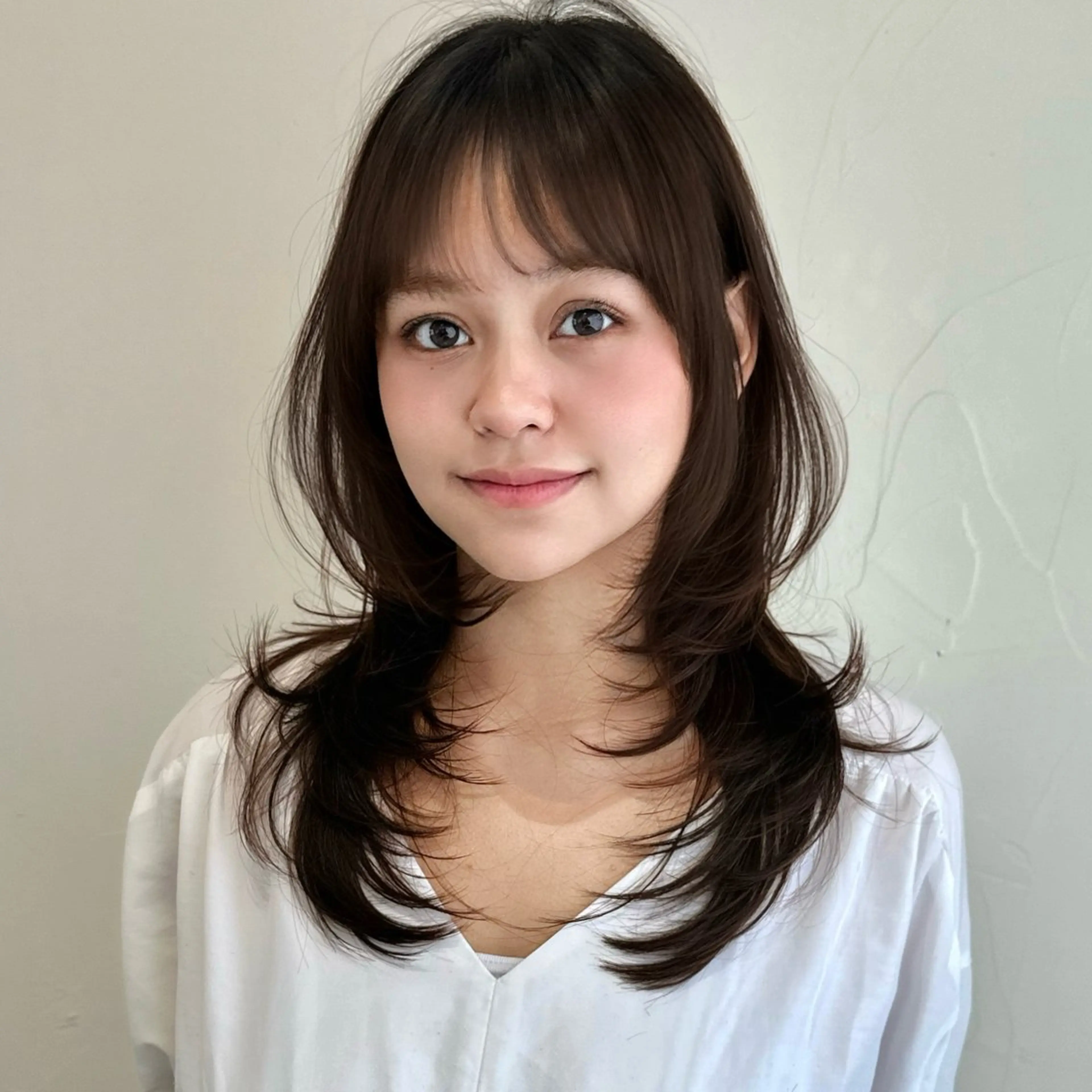 セミロング カット ヘアカラー トリートメント 🌹ハッシュカット、 レイヤー韓国ヘア🌹のヘアスタイル