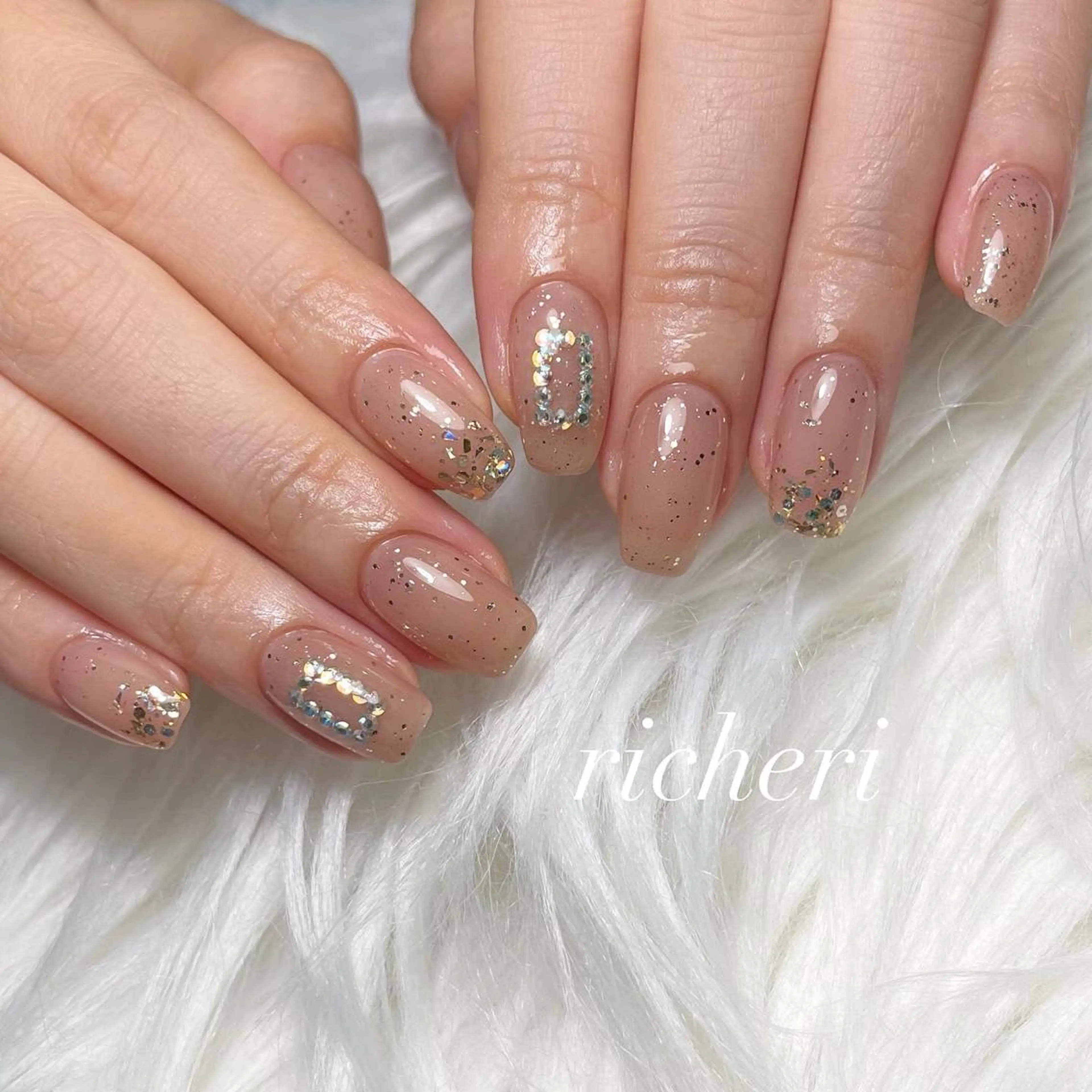 ミディアム ネイル 韓国風ヘア アートネイル フレンチネイル ジェルネイル ガラスフレンチ richeri beautyのエステ・リラクイメージ