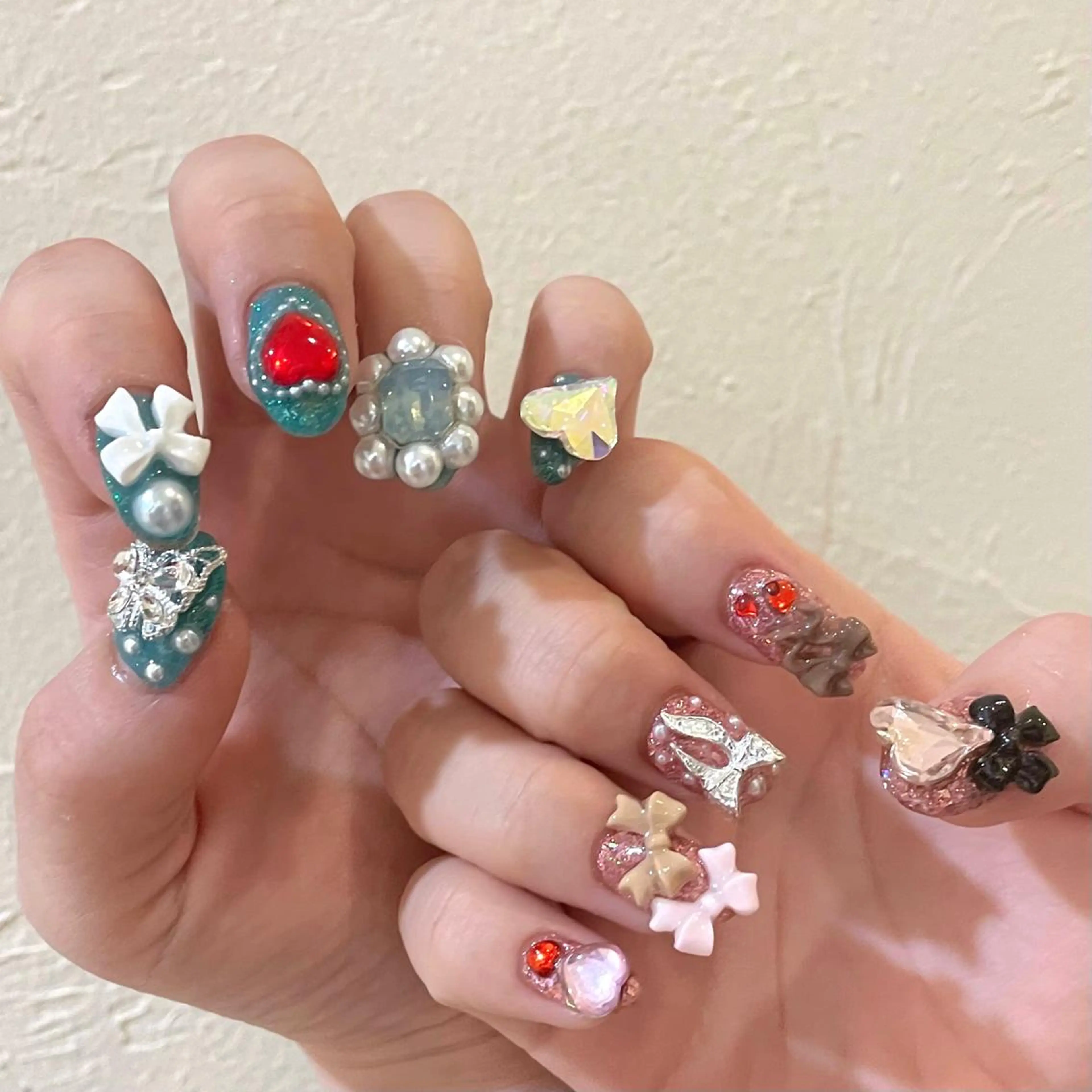 ネイル 新井 ひなののネイルデザイン