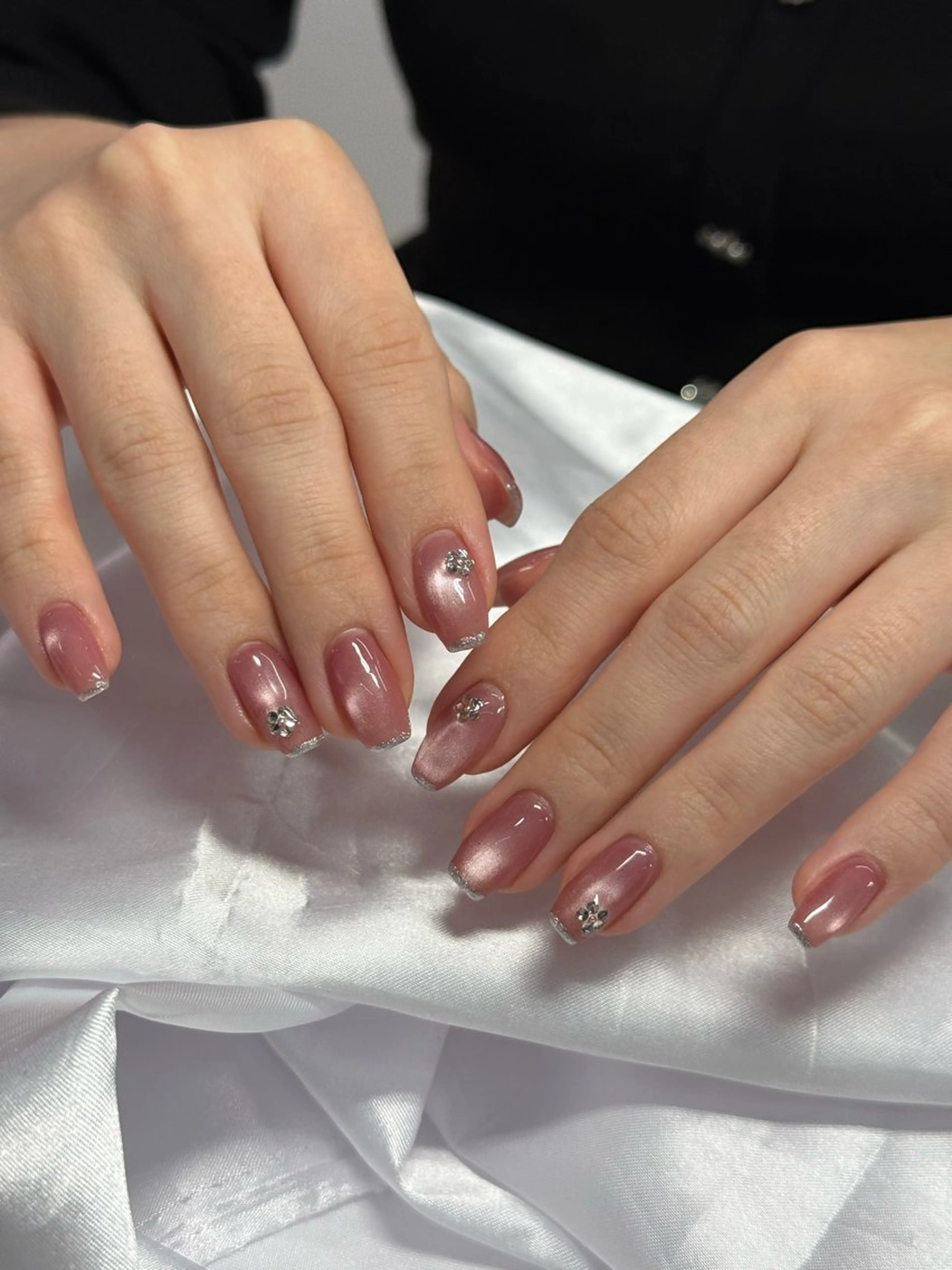 ネイル ストーンネイル WOLTOKYO渋谷 yunaのネイルデザイン