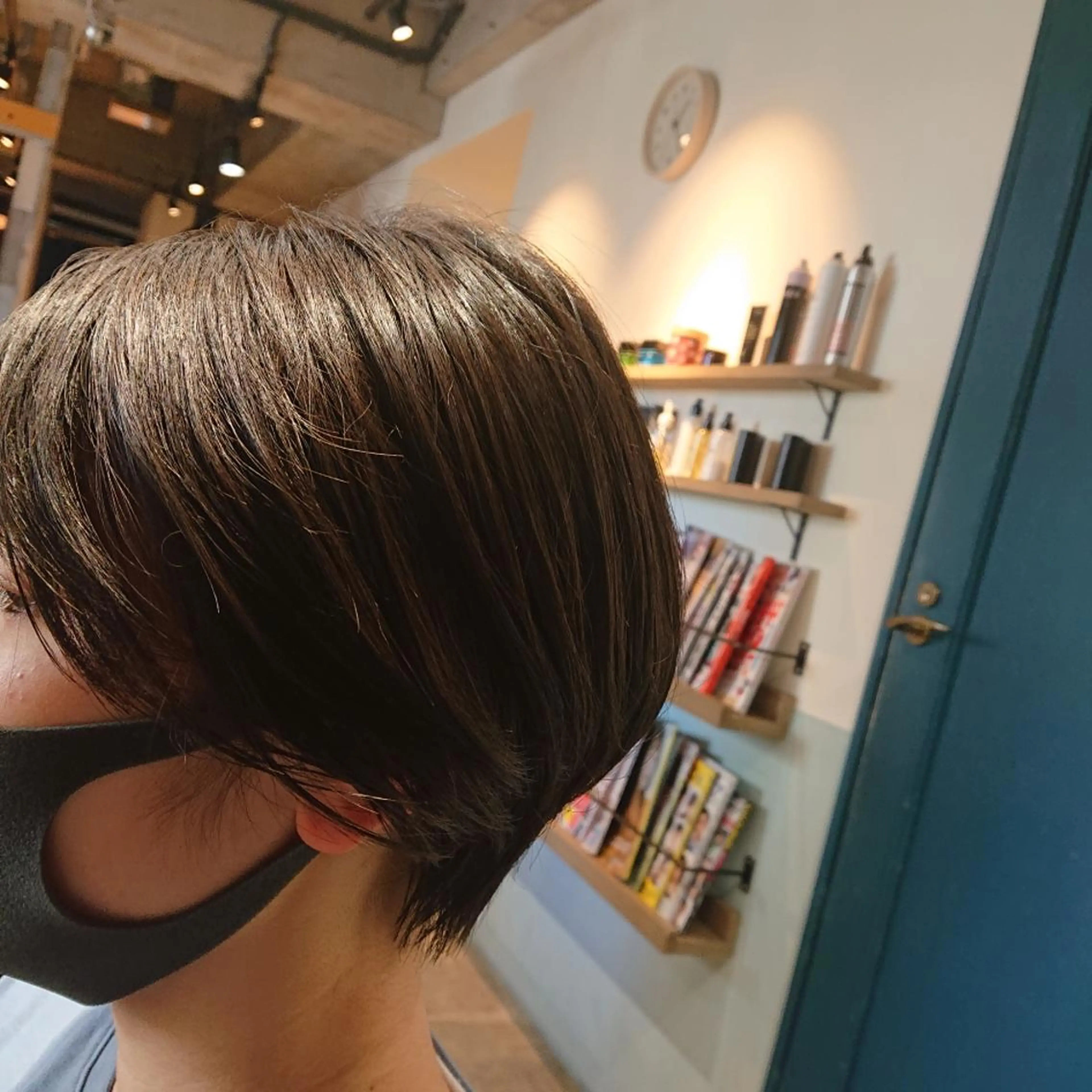 ショート カット alushe 岡 陽子のヘアスタイル