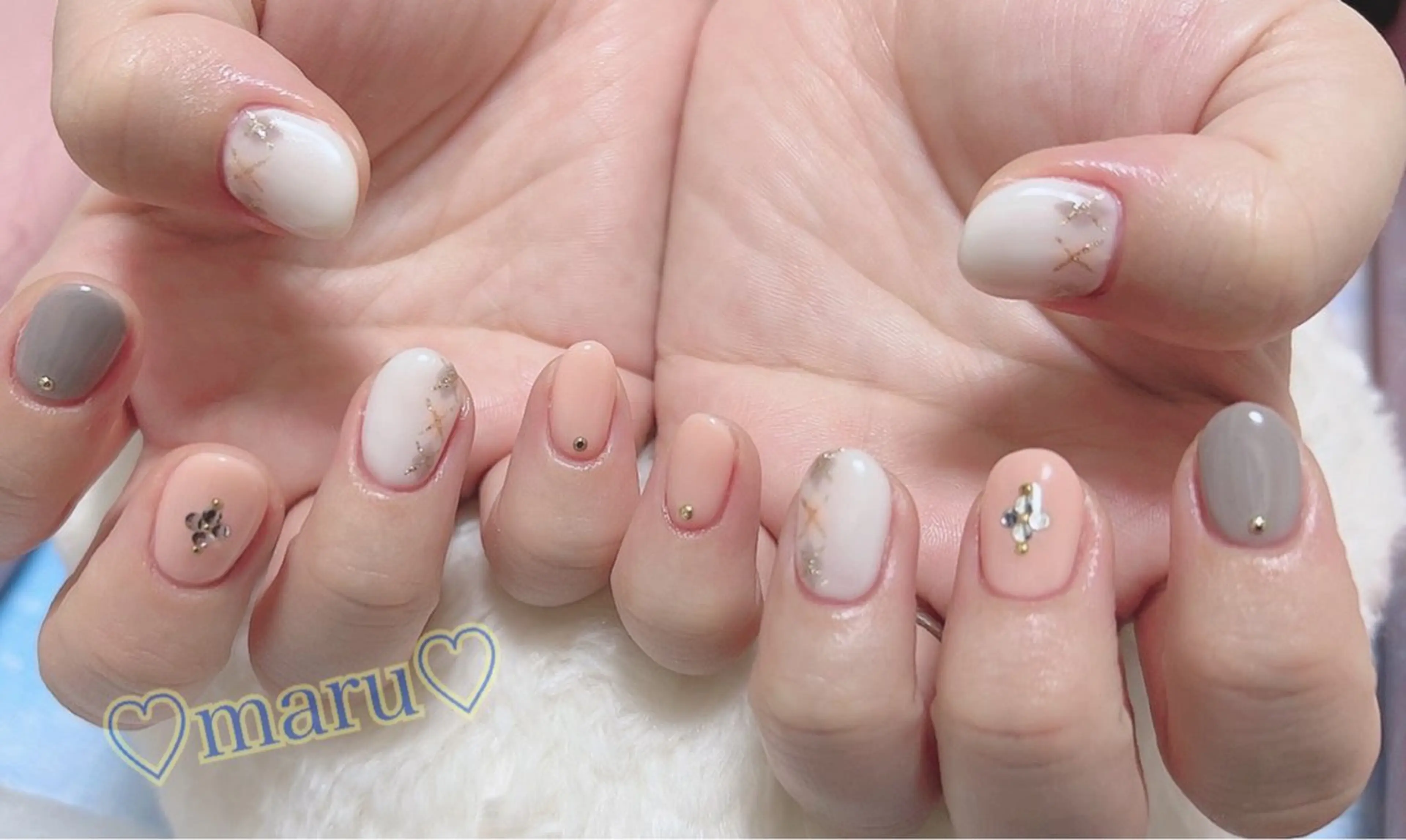 ネイル ハンドネイル フットネイル まるみ ♡のネイルデザイン