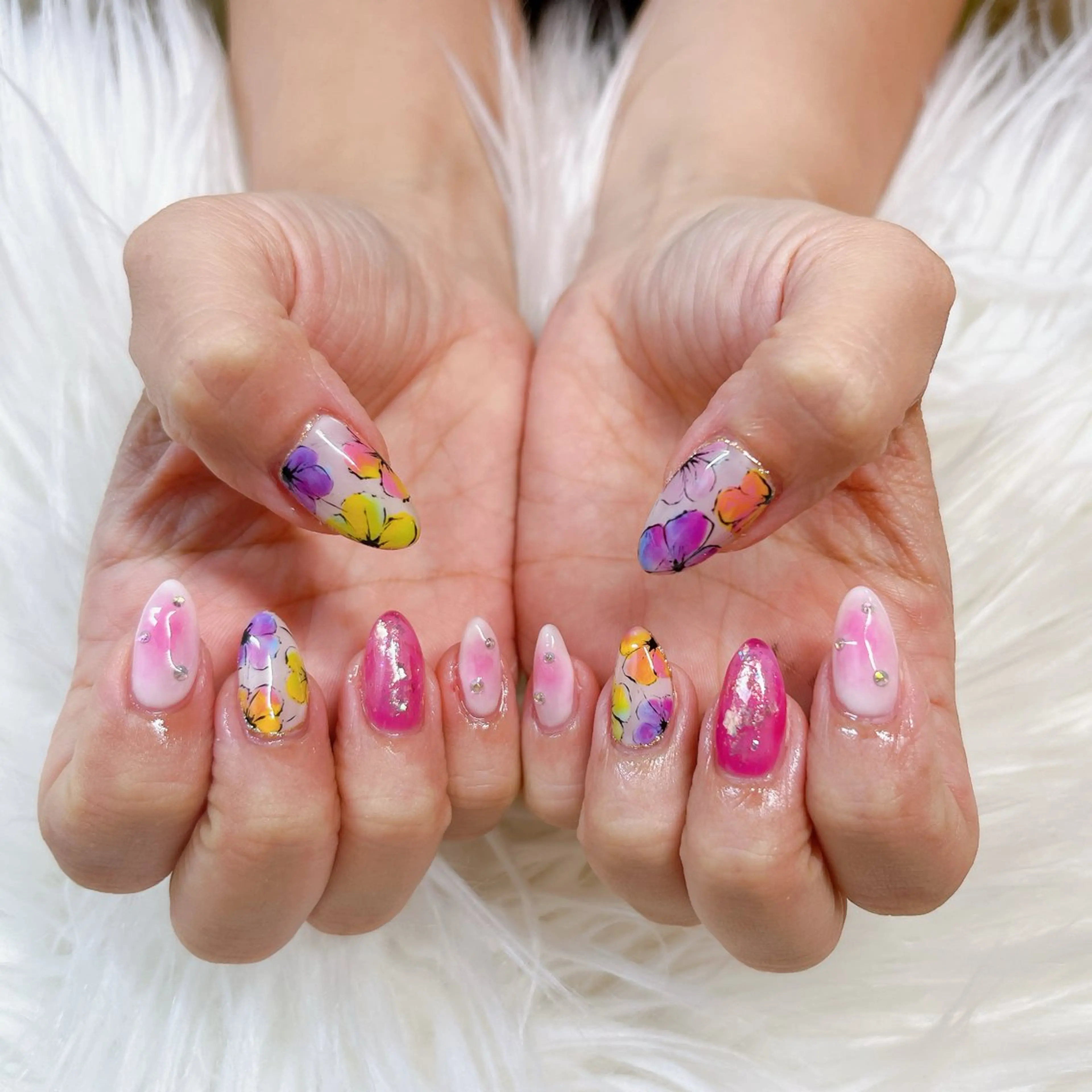 ネイル ハンドネイル 根津 綾子のネイルデザイン