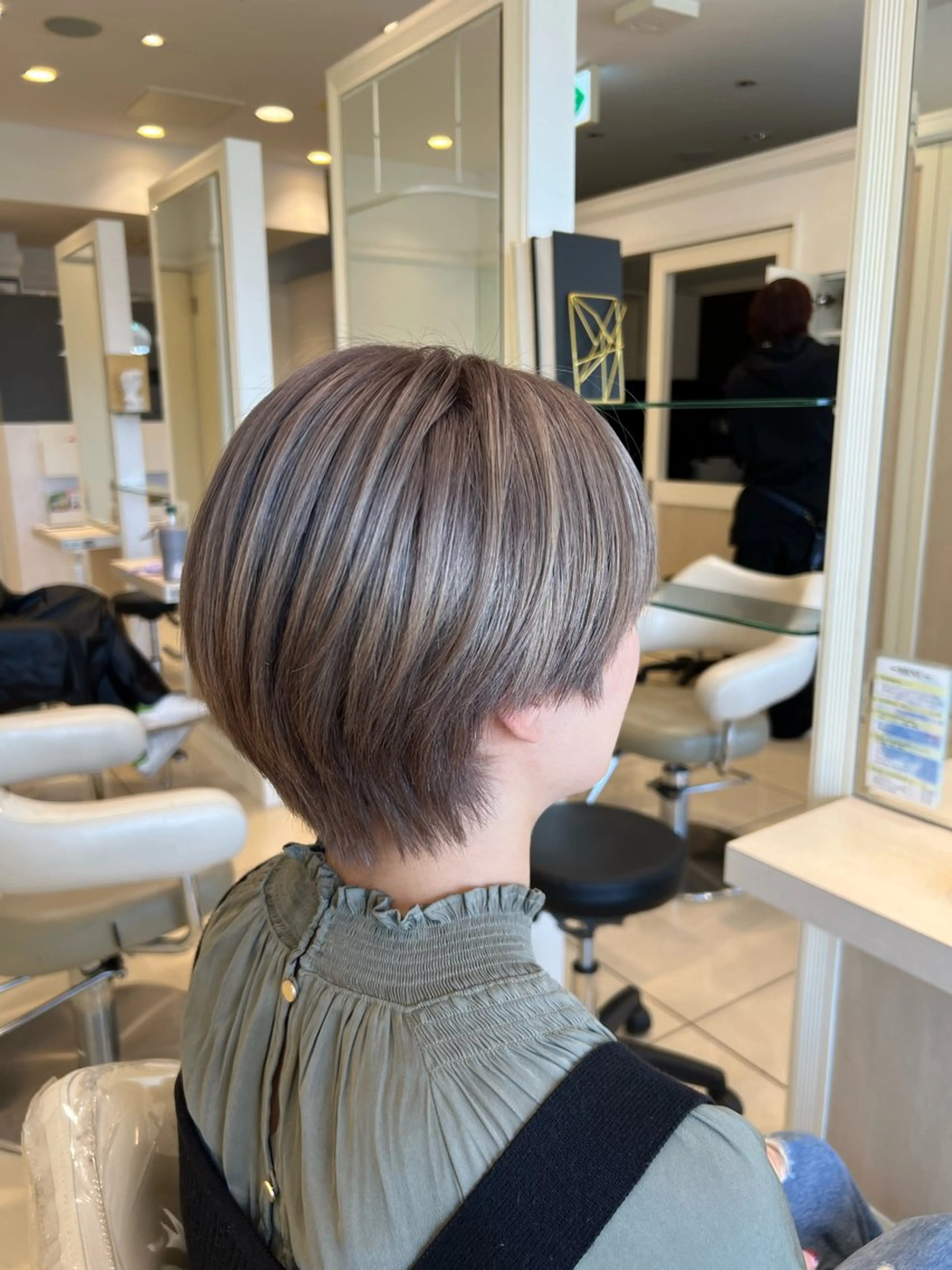 ショート カット ヘアカラー トリートメント 💫副店長💫 篠崎 はやとのヘアスタイル