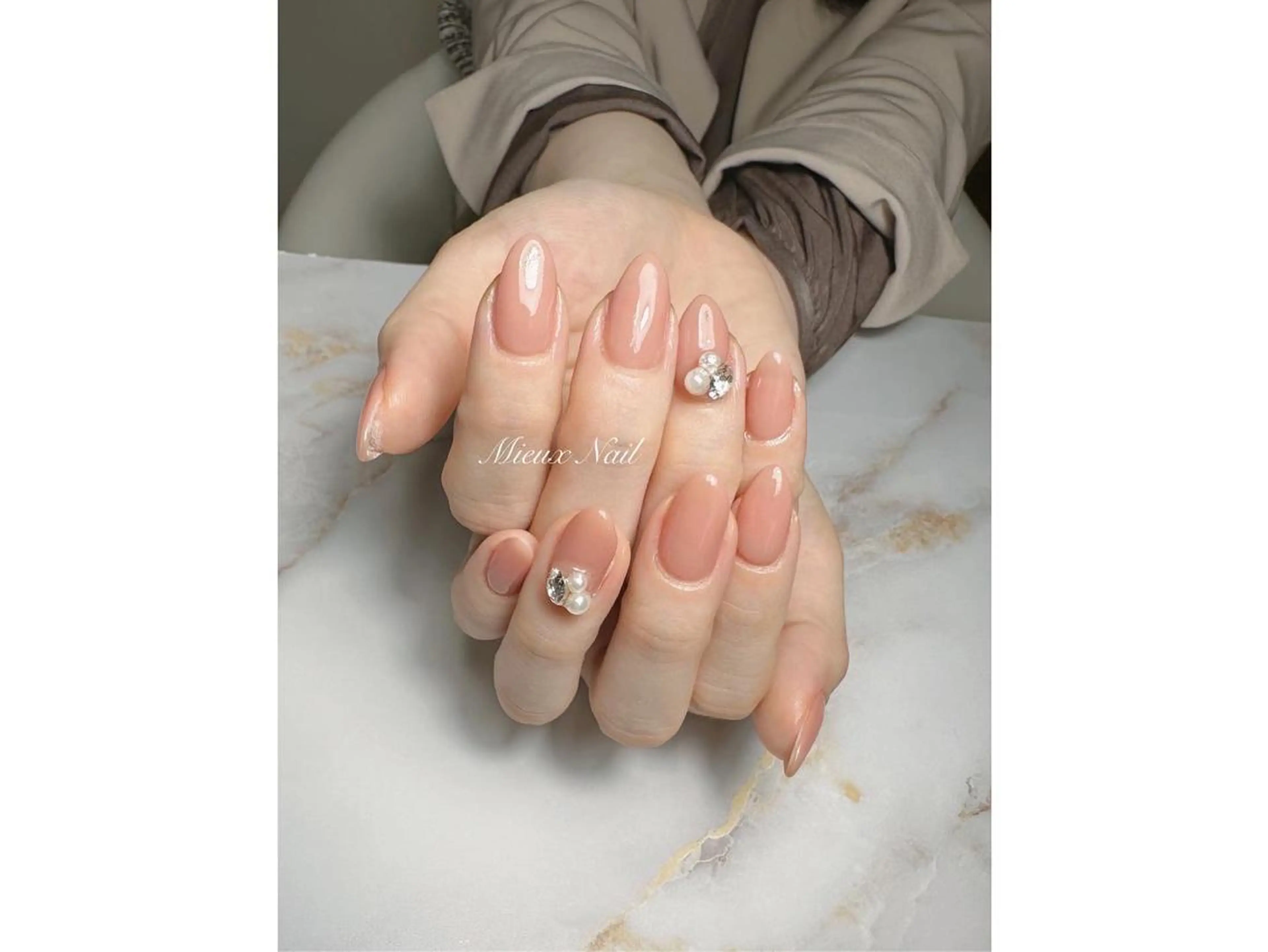 ネイル ブルー オフィスネイル ピンク ピンクベージュ シンプルネイル ハンドネイル 市川 麻衣子のネイルデザイン